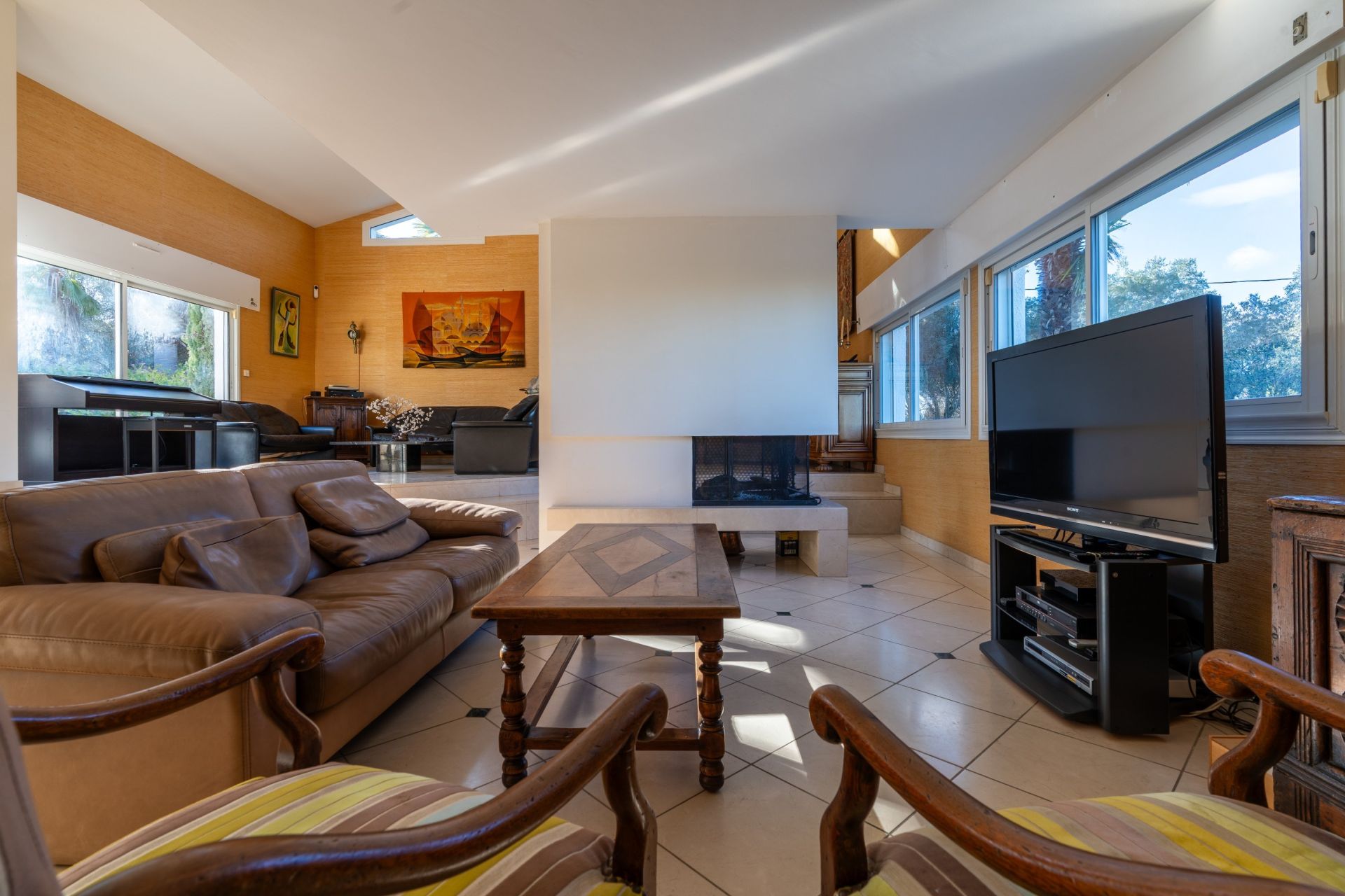 luxury house 5 Rooms for sale on PERPIGNAN (66000)