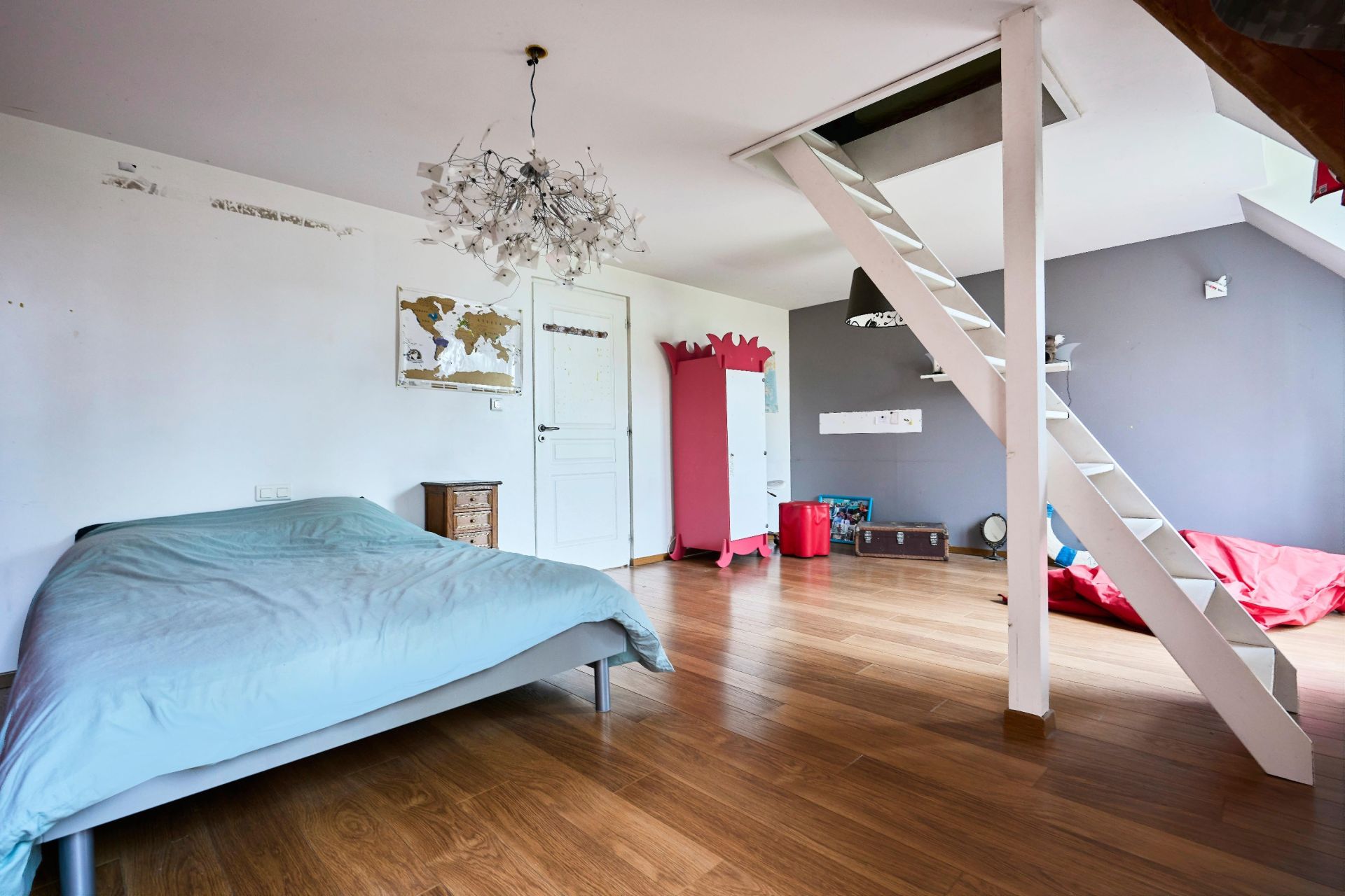 luxury house 9 Rooms for sale on HEM (59510)