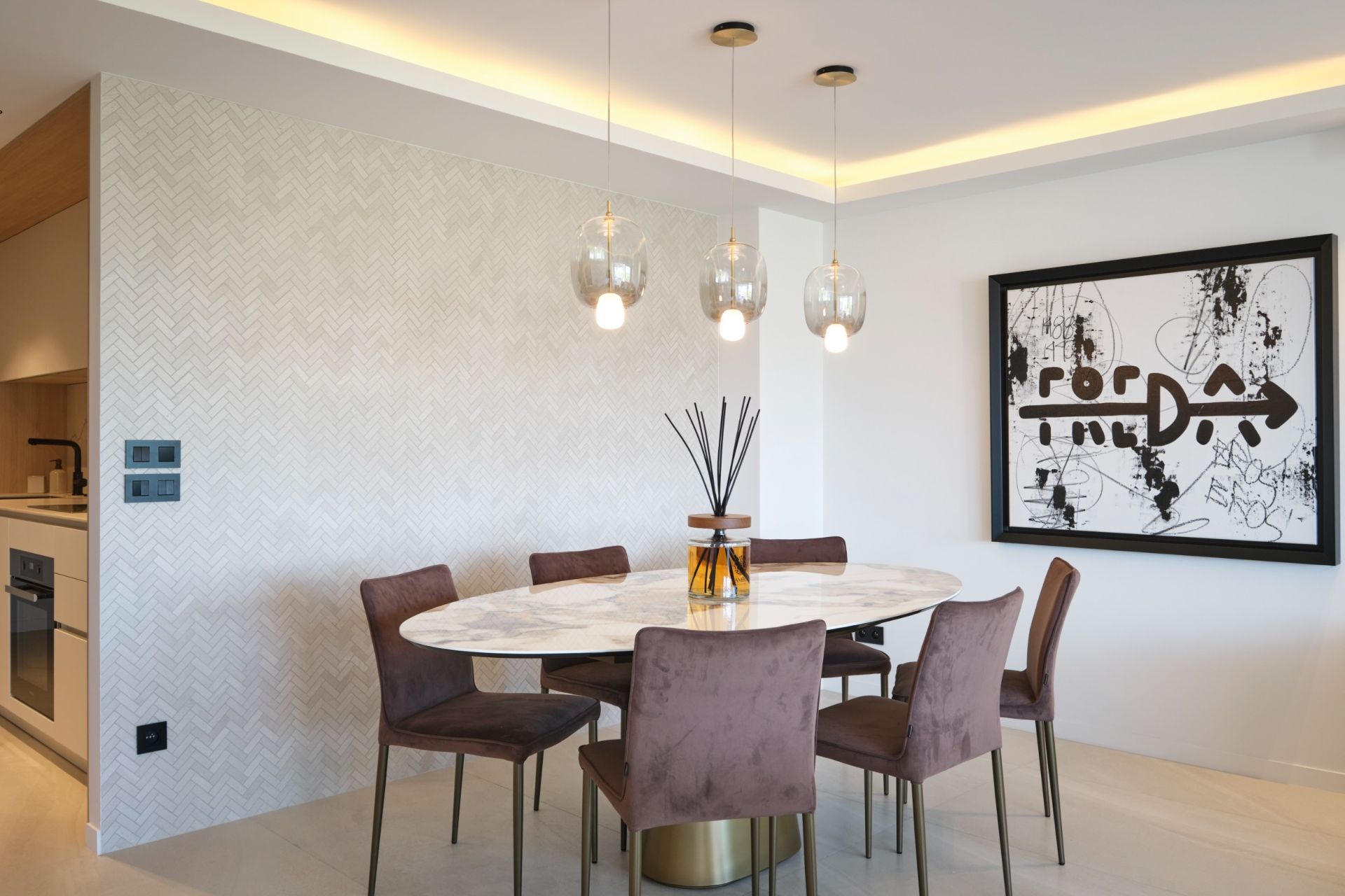 luxury apartment 4 Rooms for sale on CANNES (06400)