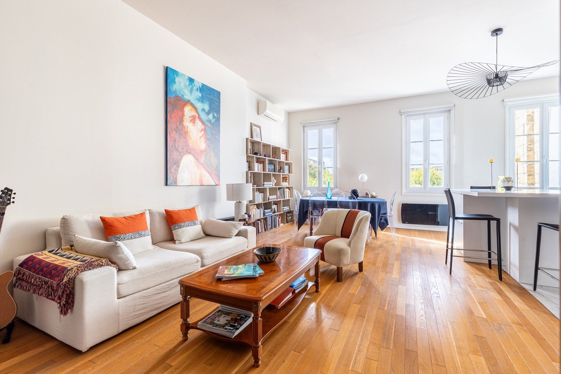 luxury apartment 4 Rooms for sale on BORDEAUX (33000)