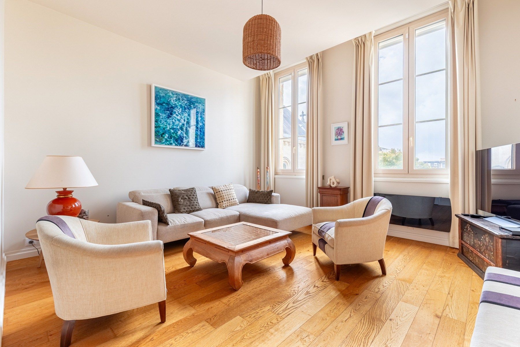 luxury apartment 4 Rooms for sale on BORDEAUX (33000)