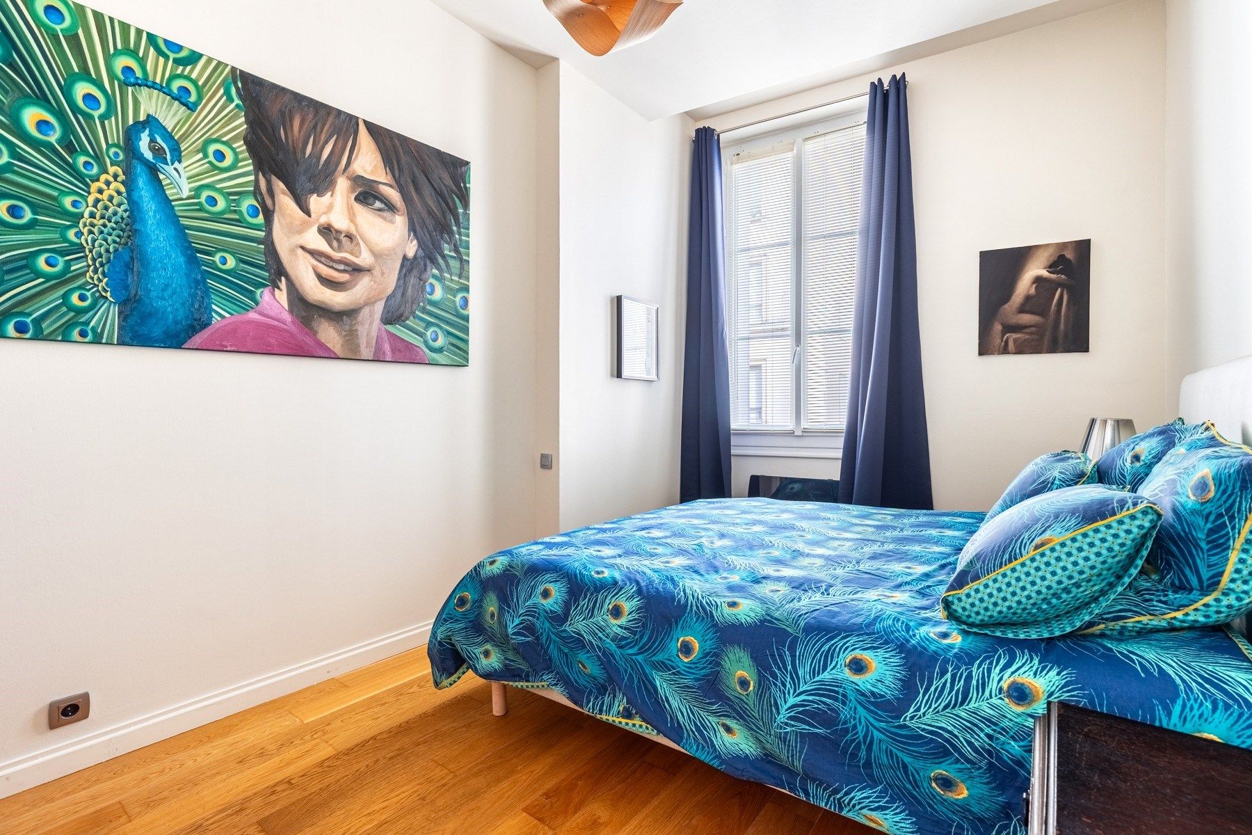 luxury apartment 4 Rooms for sale on BORDEAUX (33000)