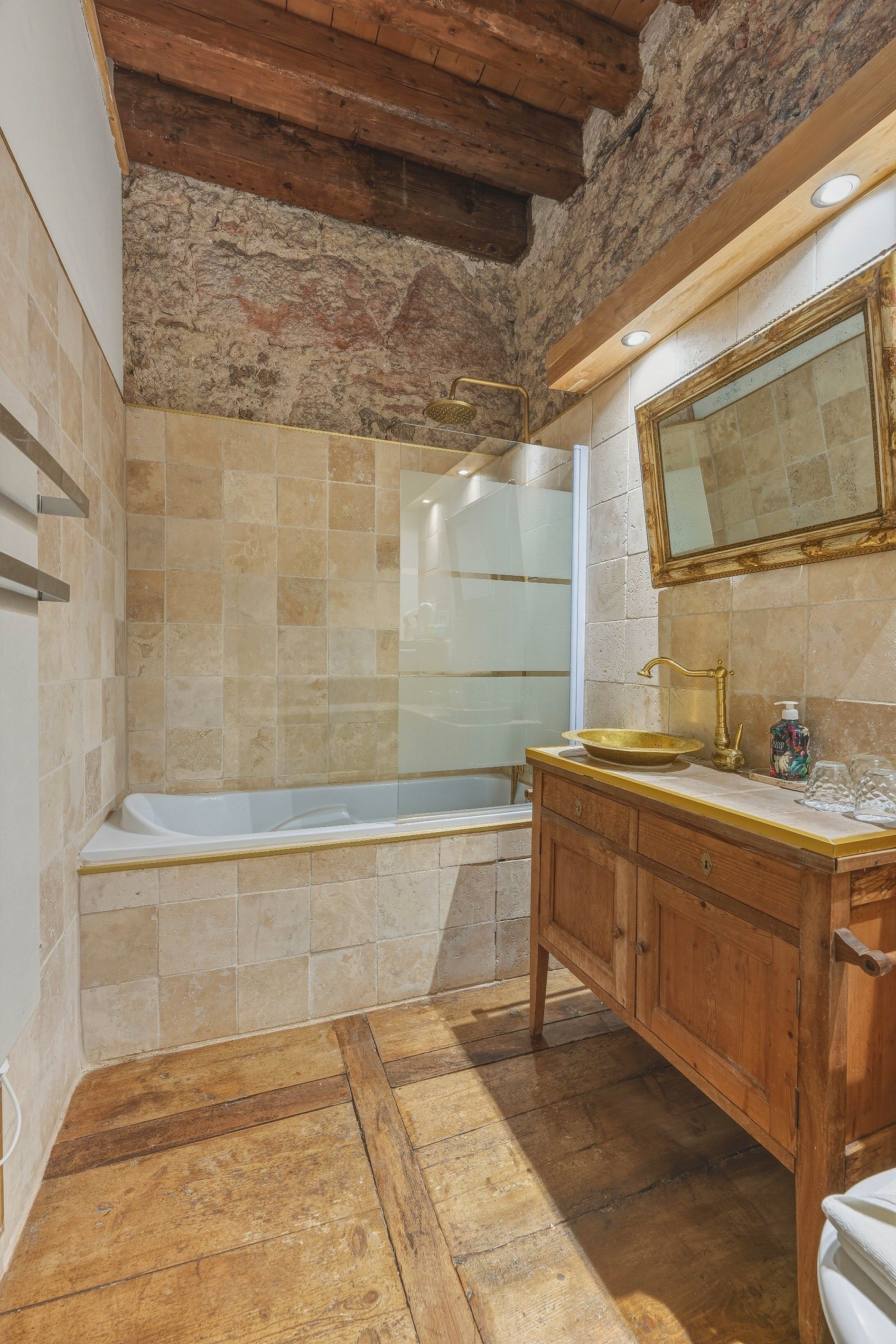 castle 12 Rooms for sale on MONTANGES (01200)