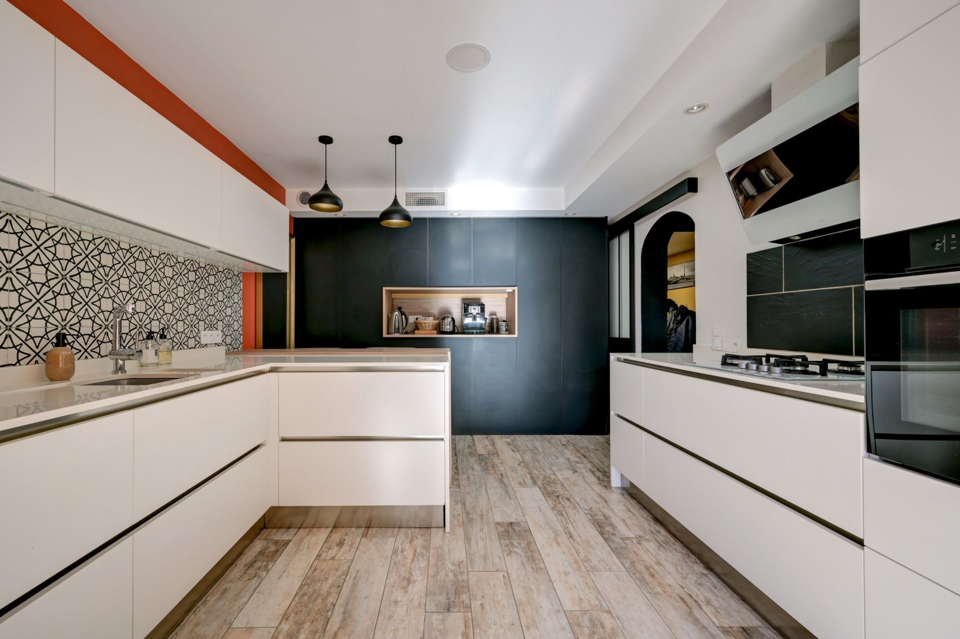 luxury house 10 Rooms for sale on AIX EN PROVENCE (13100)