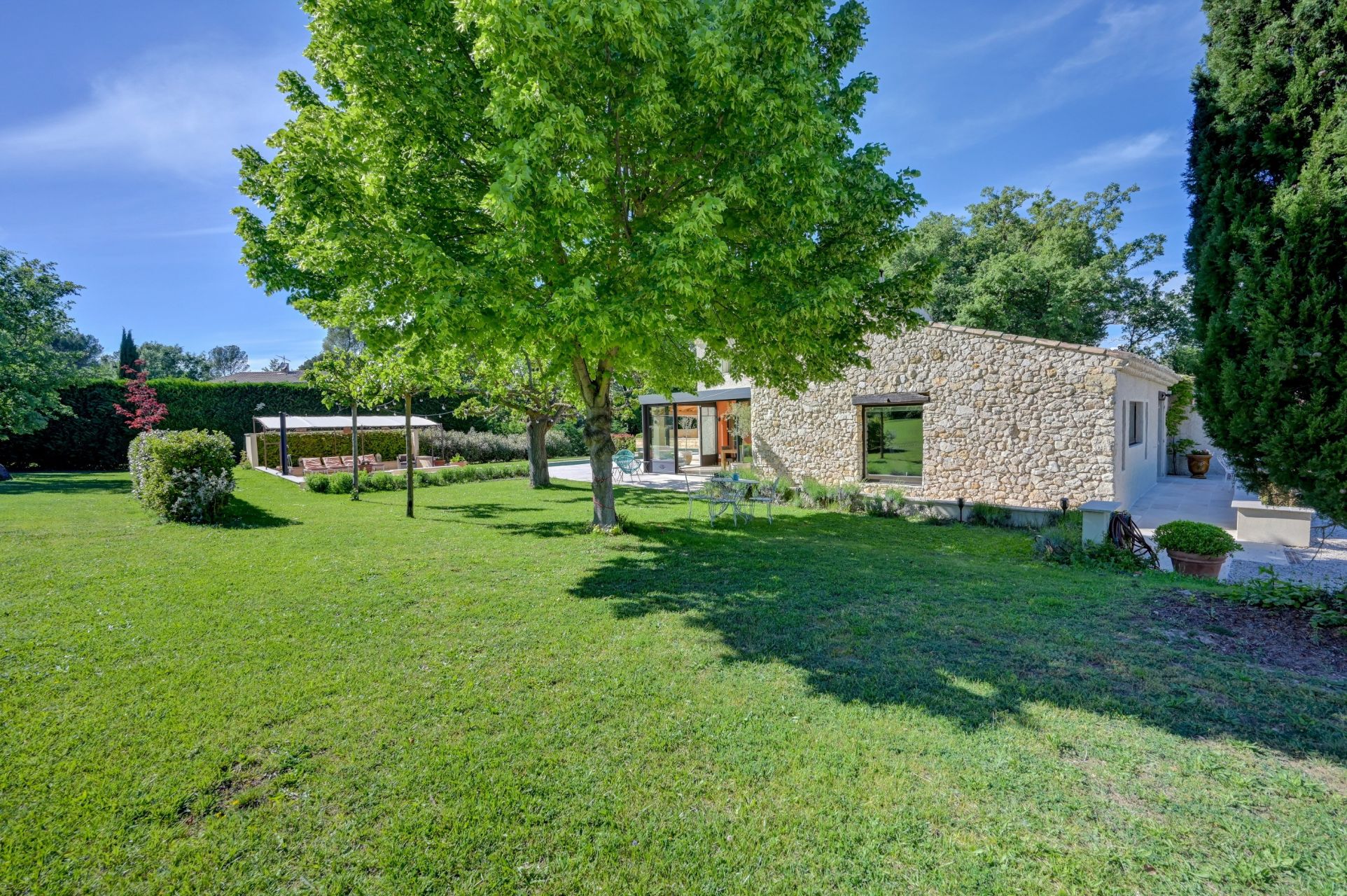 luxury house 10 Rooms for sale on AIX EN PROVENCE (13100)
