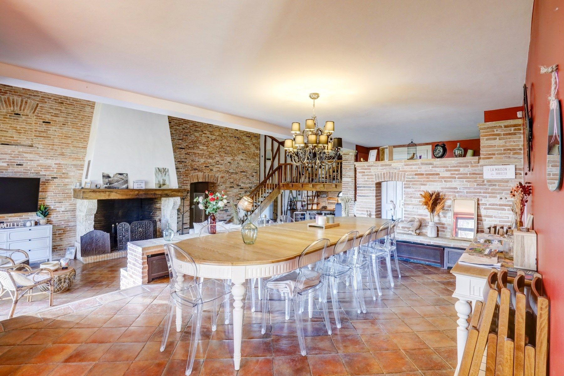 farm complex 14 Rooms for sale on VERFEIL (31590)
