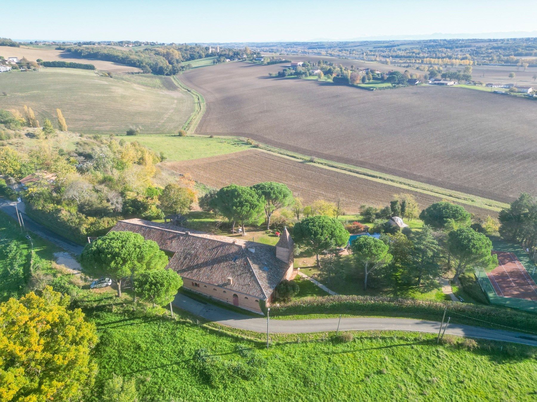 farm complex 14 Rooms for sale on VERFEIL (31590)