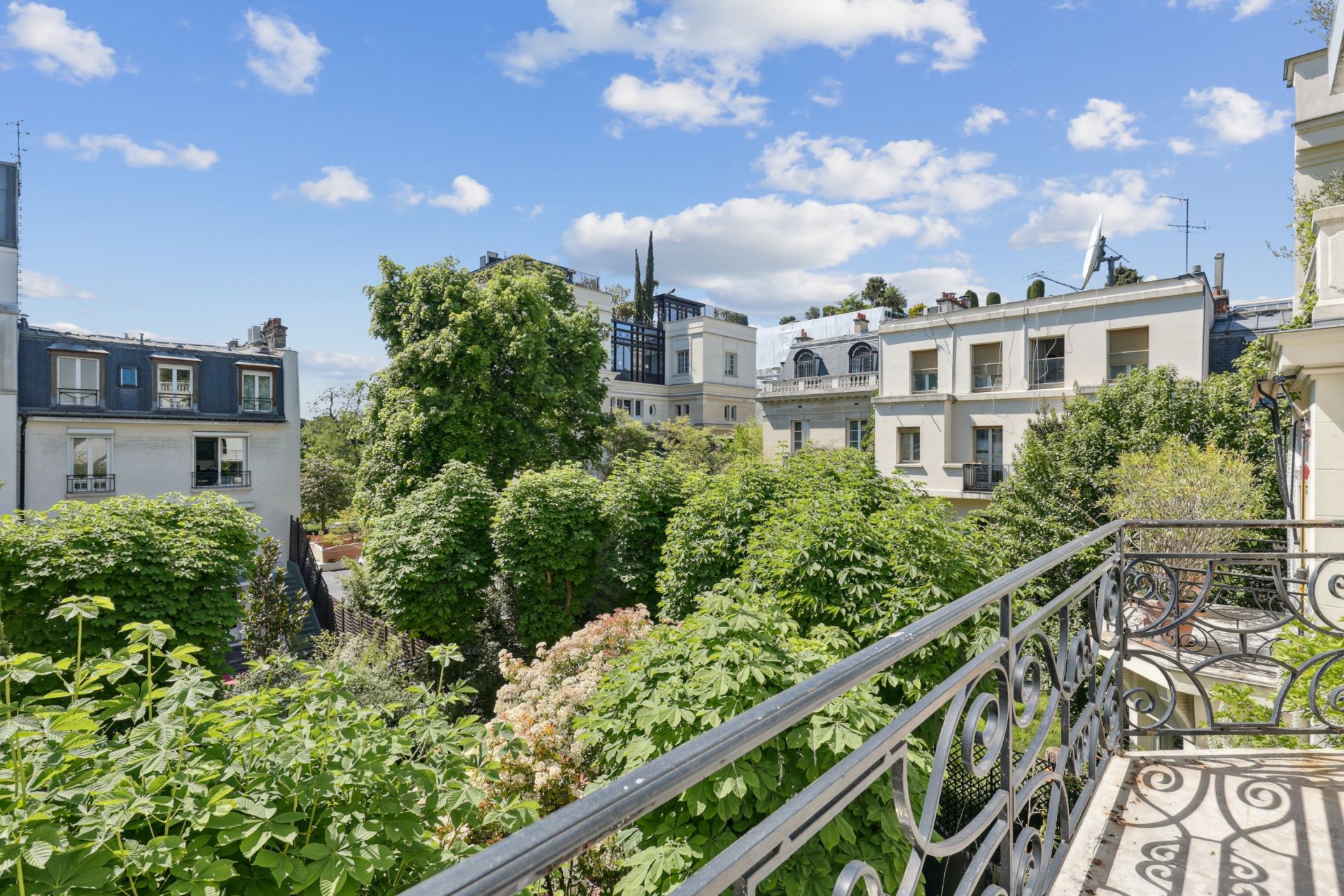 luxury house 12 Rooms for sale on NEUILLY SUR SEINE (92200)