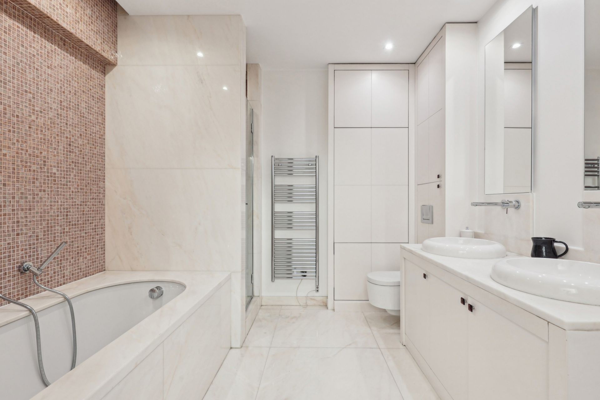 luxury house 12 Rooms for sale on NEUILLY SUR SEINE (92200)