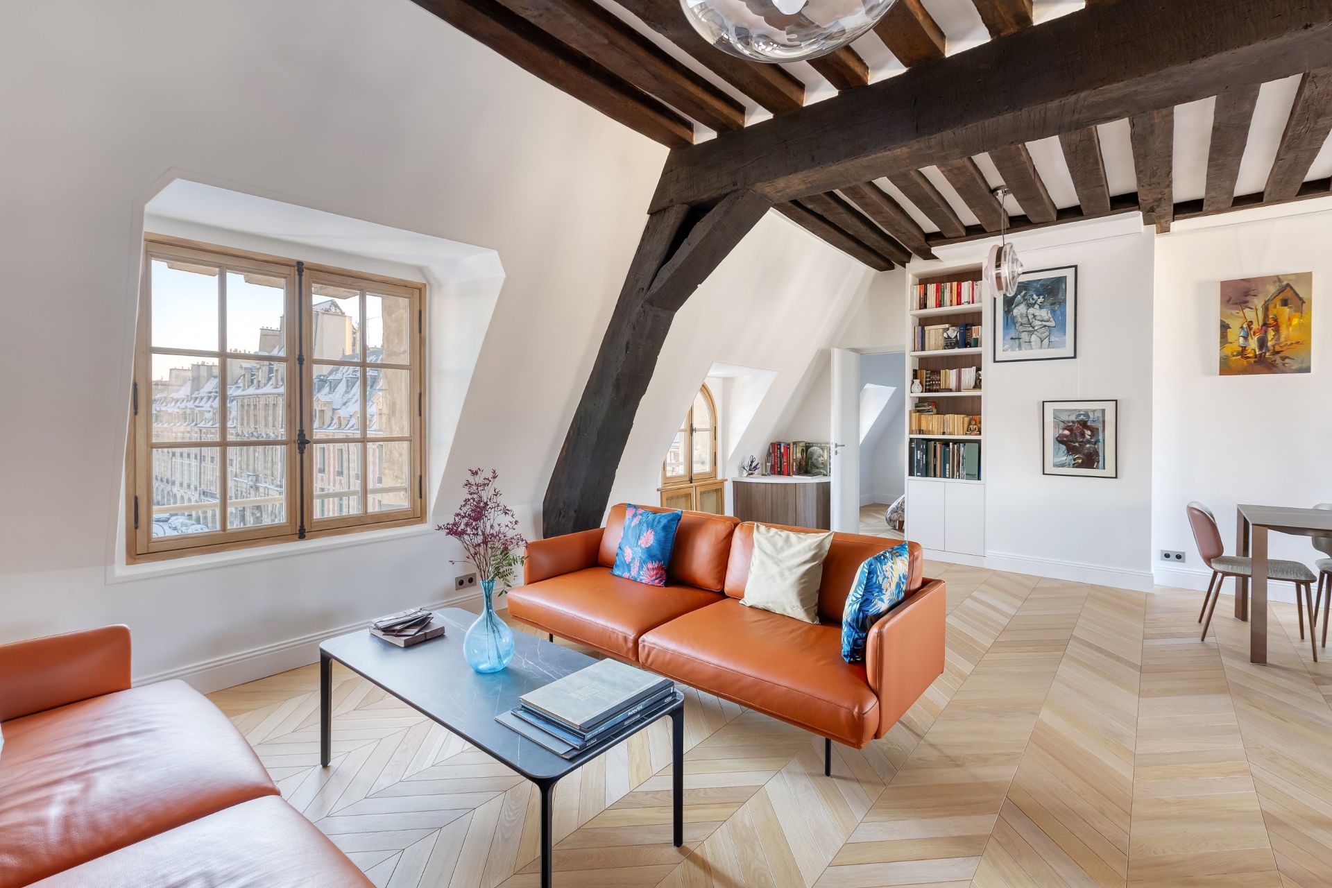 luxury apartment 4 Rooms for sale on PARIS (75004)