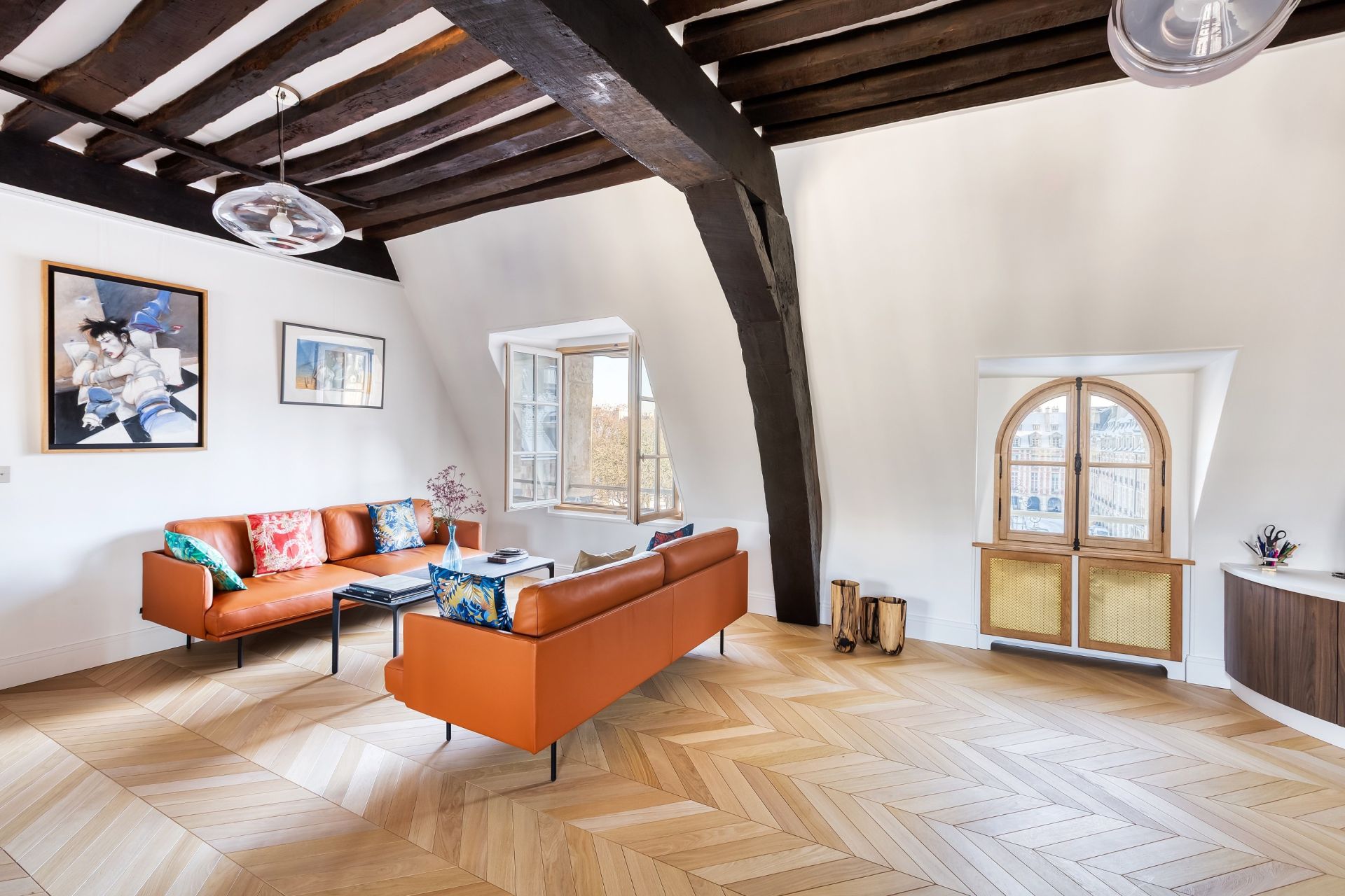luxury apartment 4 Rooms for sale on PARIS (75004)
