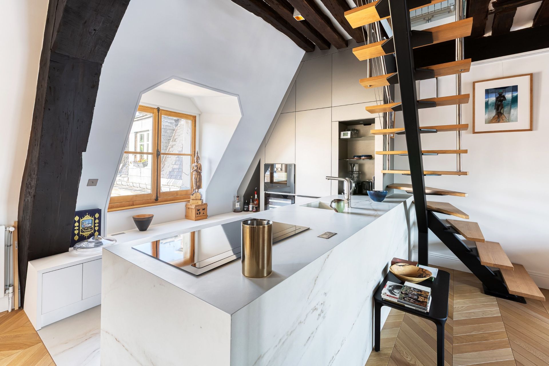 luxury apartment 4 Rooms for sale on PARIS (75004)