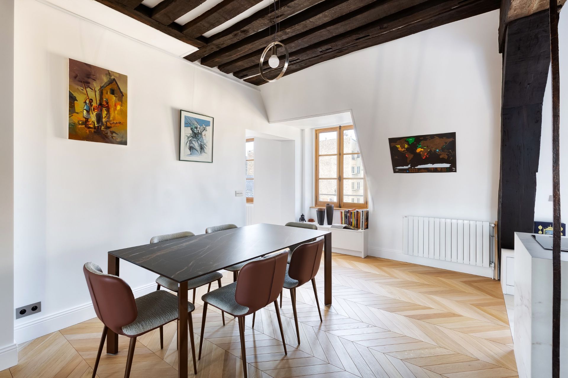 luxury apartment 4 Rooms for sale on PARIS (75004)