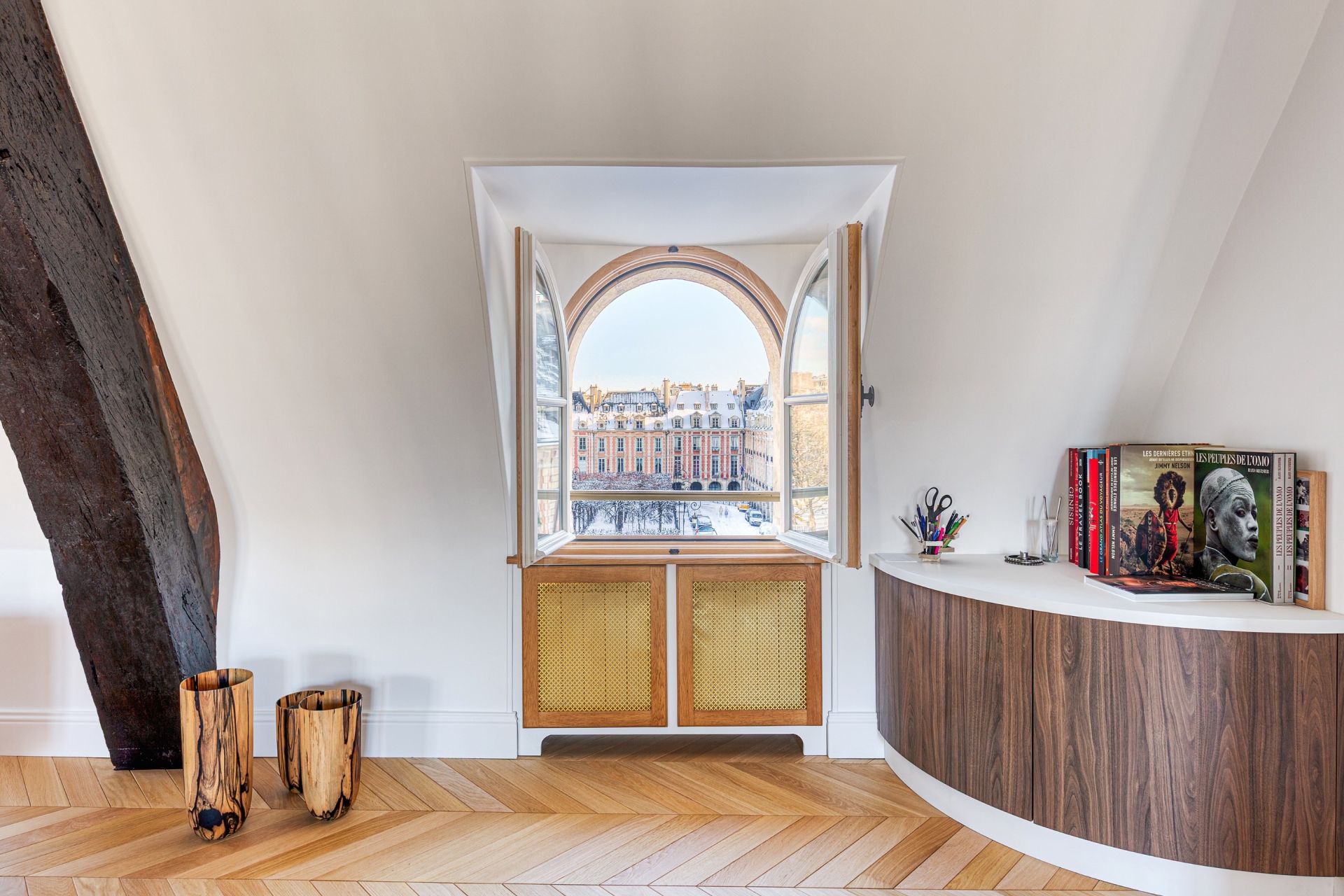 luxury apartment 4 Rooms for sale on PARIS (75004)