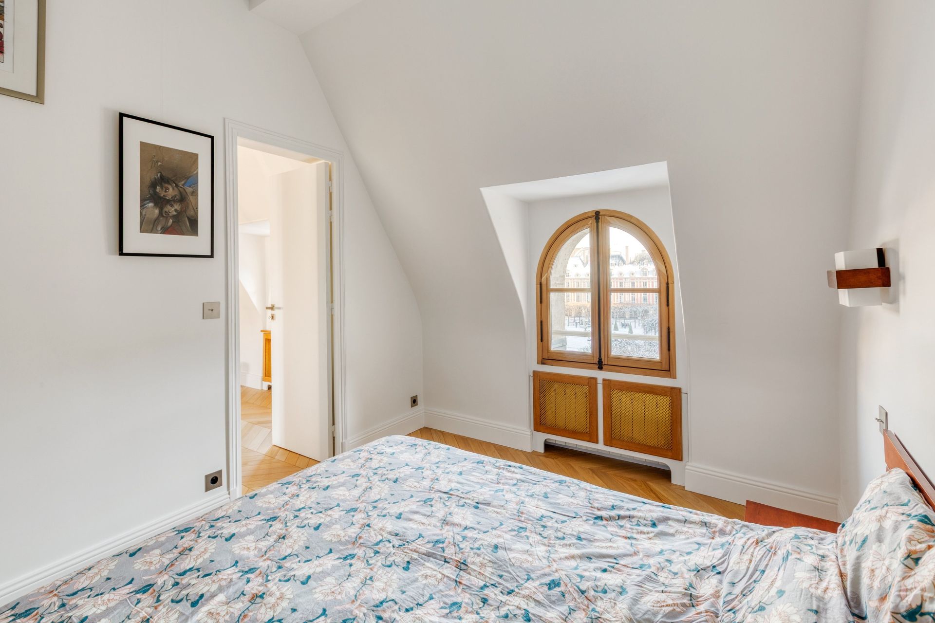 luxury apartment 4 Rooms for sale on PARIS (75004)