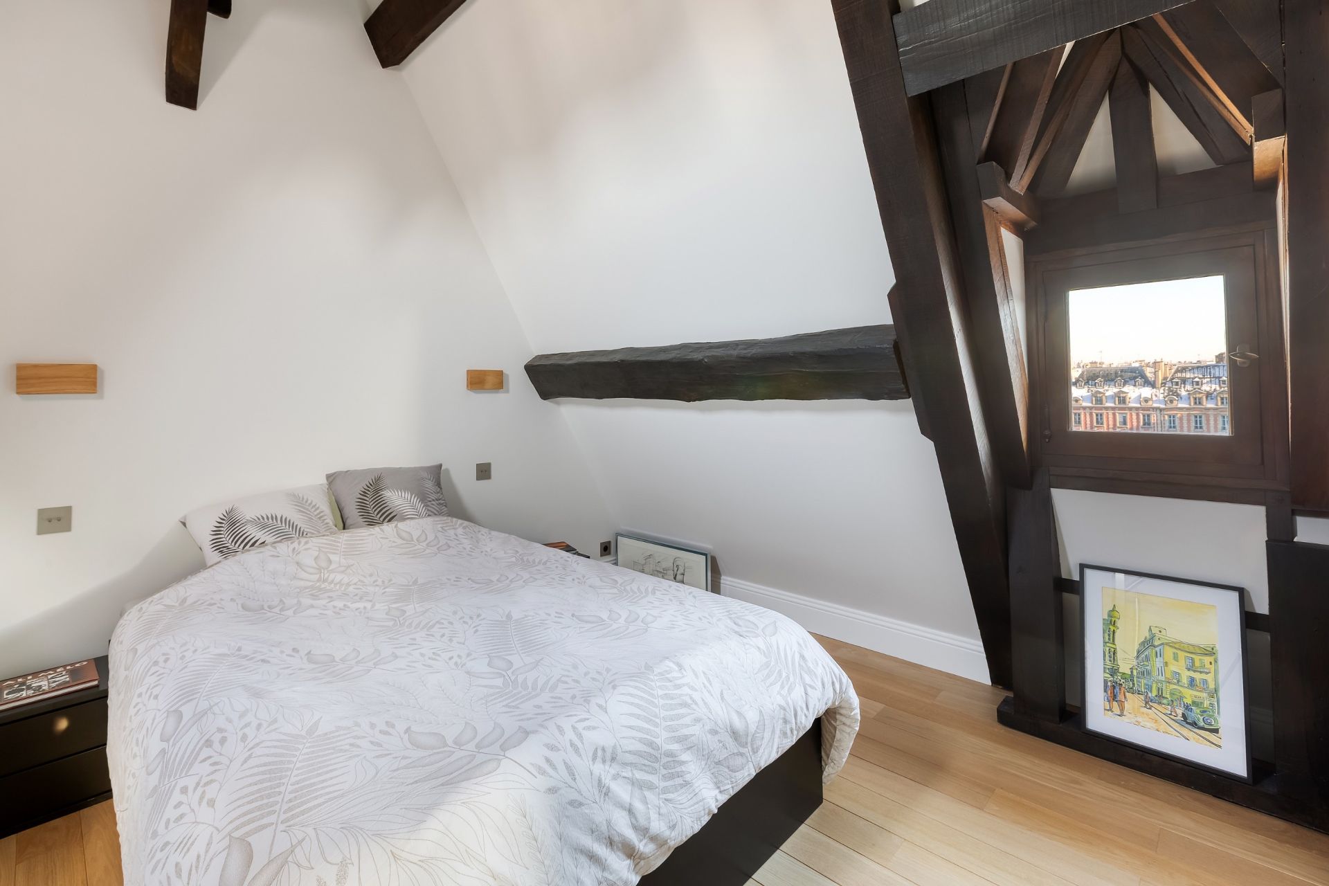 luxury apartment 4 Rooms for sale on PARIS (75004)