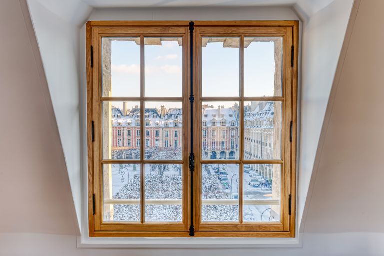 luxury apartment 4 Rooms for sale on PARIS (75004)