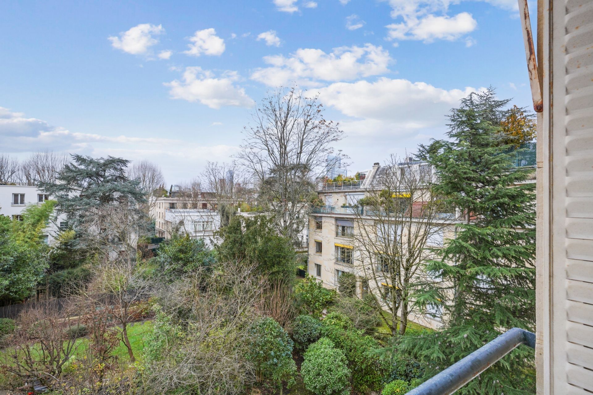 luxury apartment 5 Rooms for sale on NEUILLY SUR SEINE (92200)