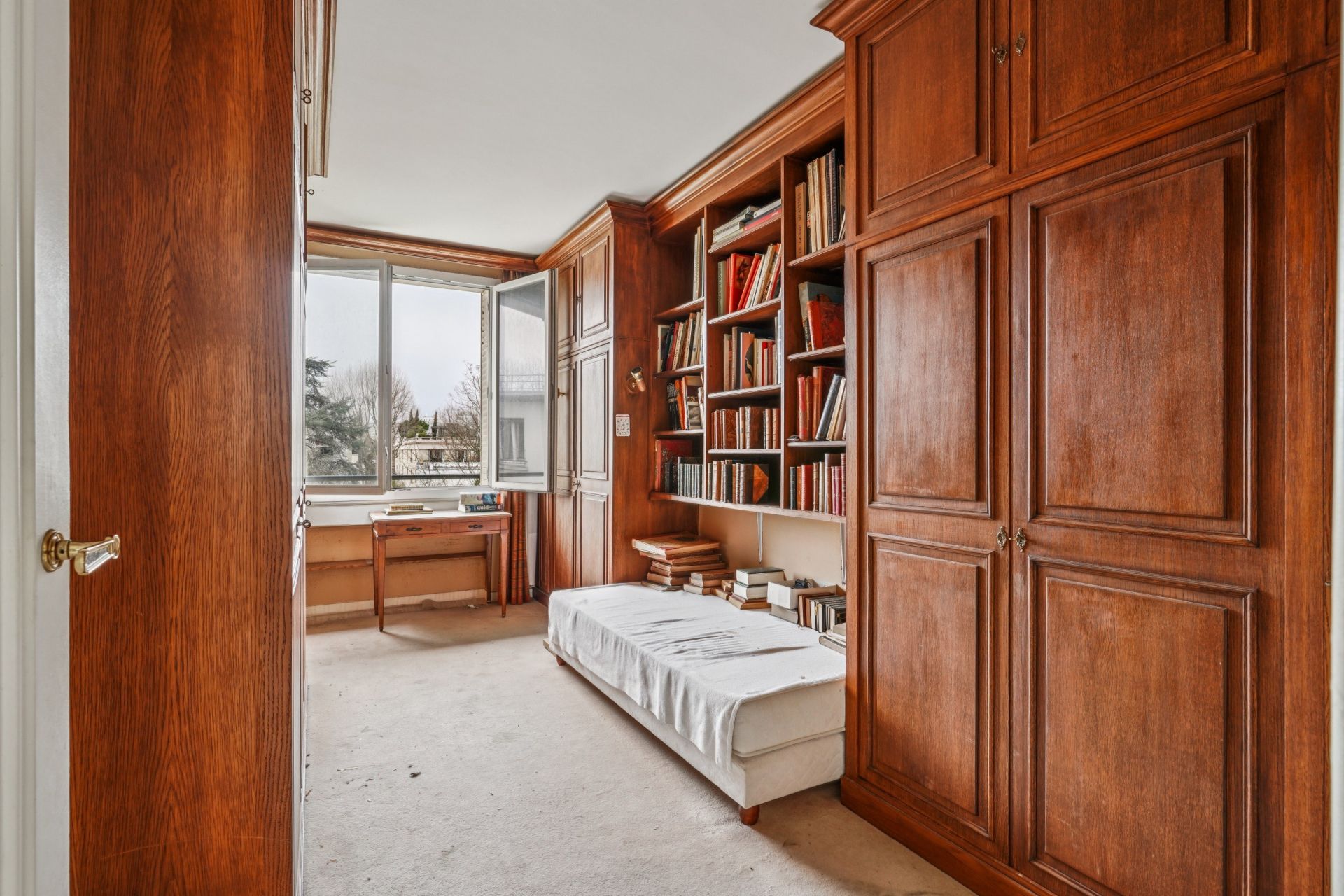 luxury apartment 5 Rooms for sale on NEUILLY SUR SEINE (92200)