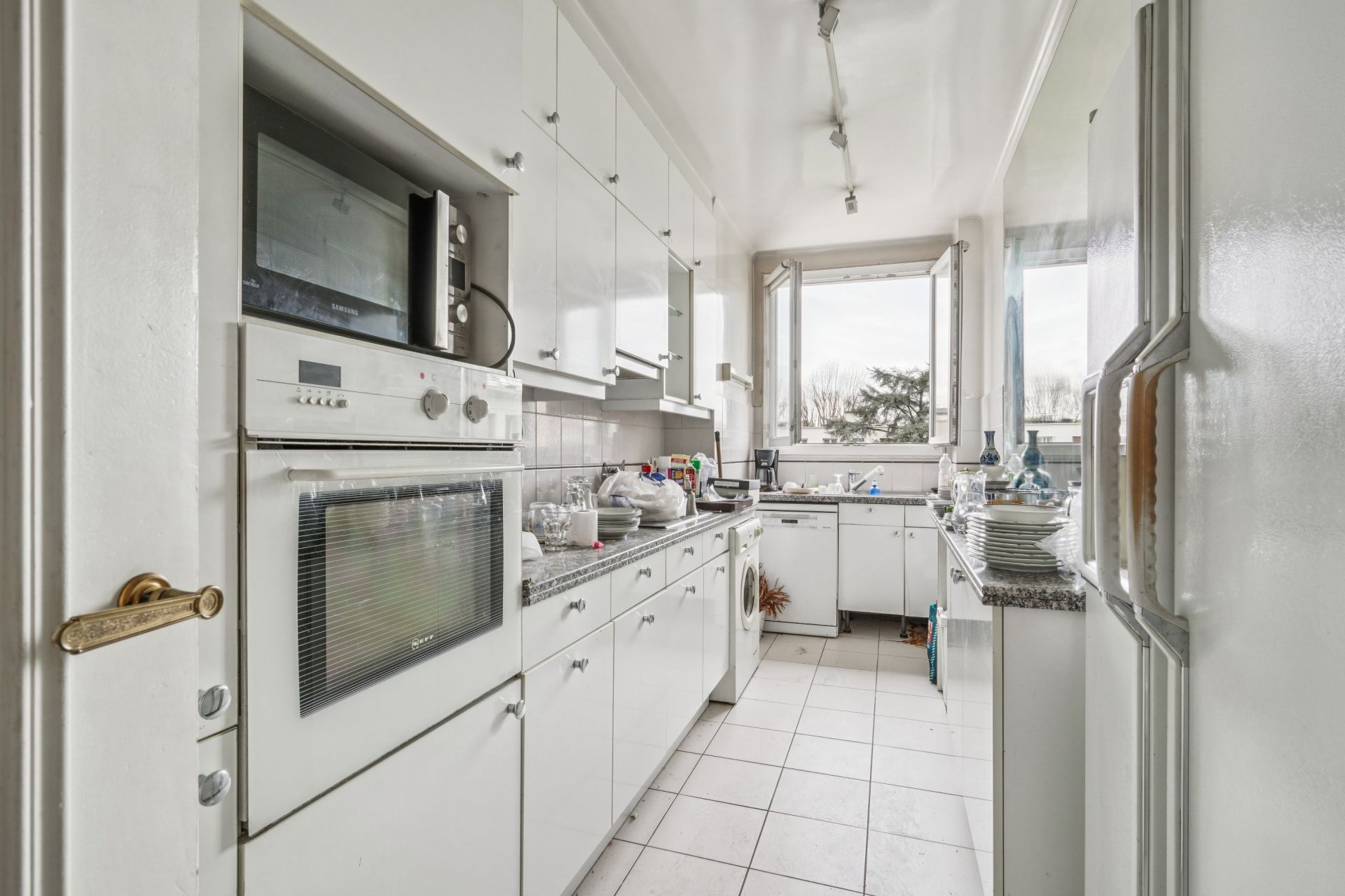 luxury apartment 5 Rooms for sale on NEUILLY SUR SEINE (92200)