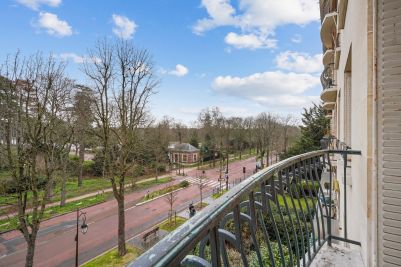 Sale Luxury apartment Neuilly-sur-Seine 5&nbsp;Rooms 121&nbsp;m²
