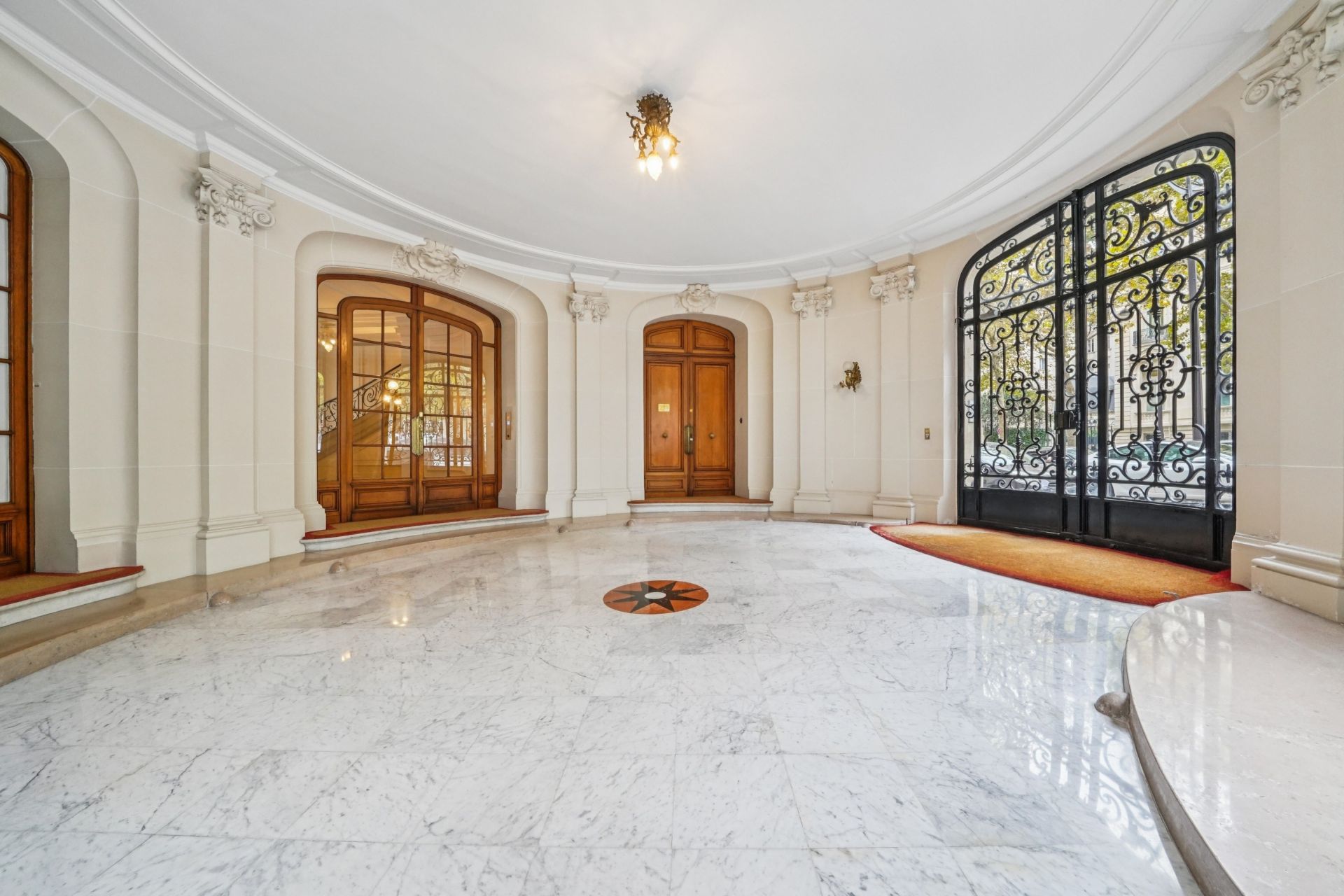 luxury apartment 18 Rooms for sale on PARIS (75016)