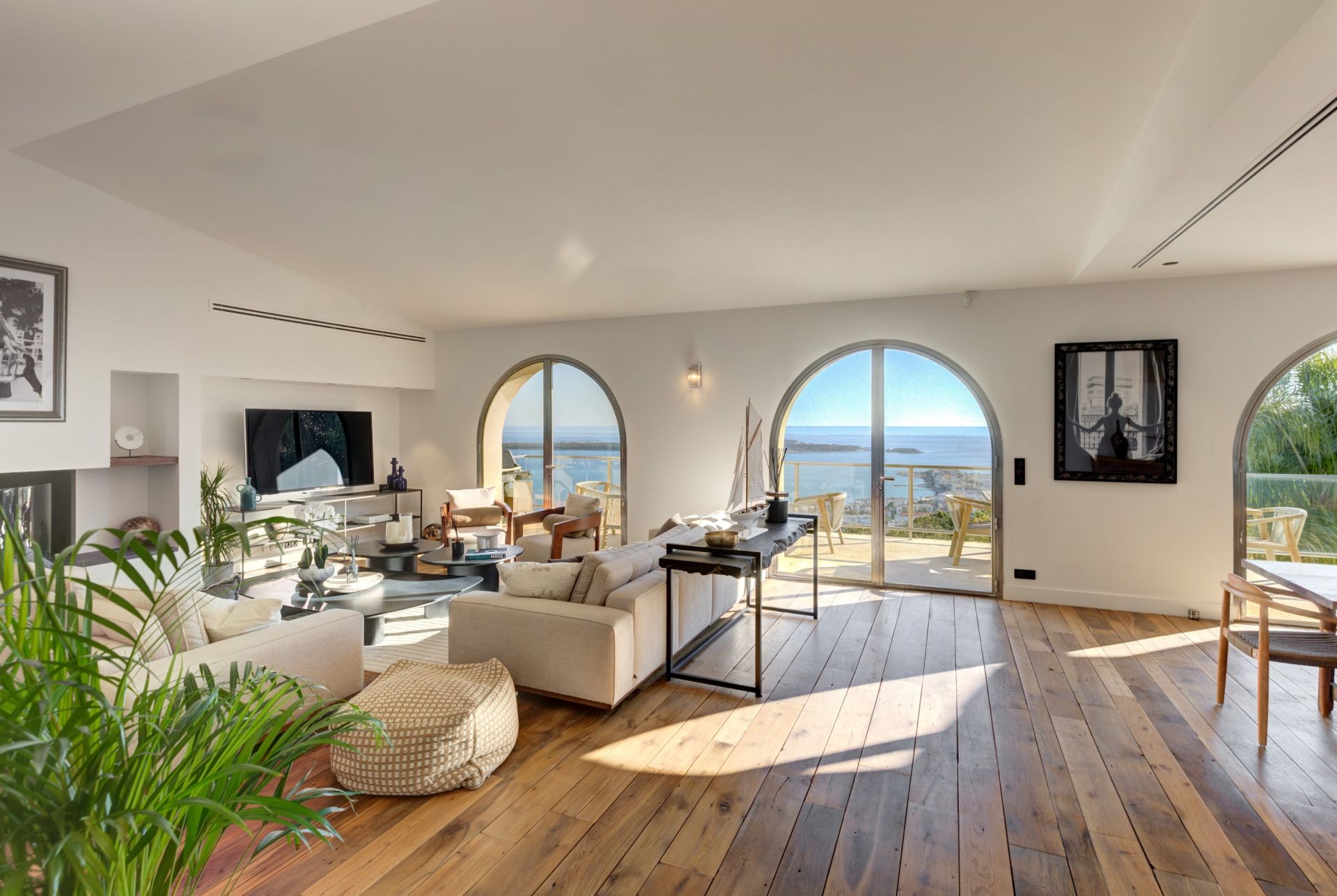 luxury villa 7 Rooms for sale on CANNES (06400)