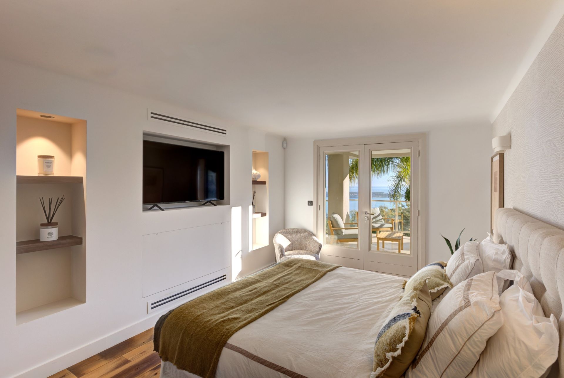 luxury villa 7 Rooms for sale on CANNES (06400)