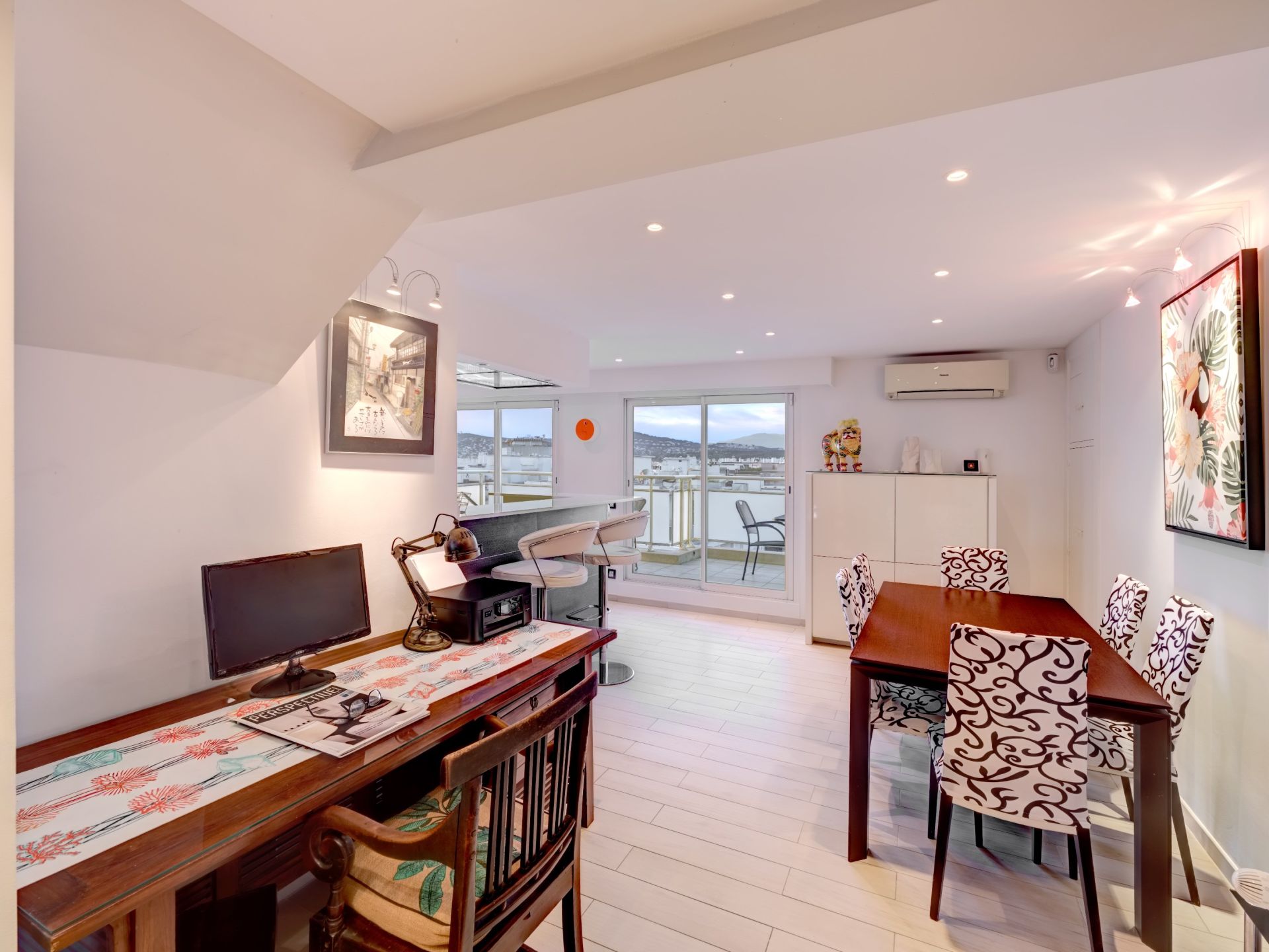 penthouse 4 Rooms for sale on JUAN LES PINS (06160)