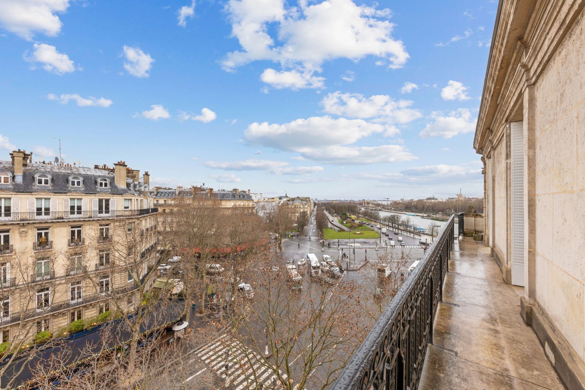 luxury apartment 5 Rooms for sale on PARIS (75016)