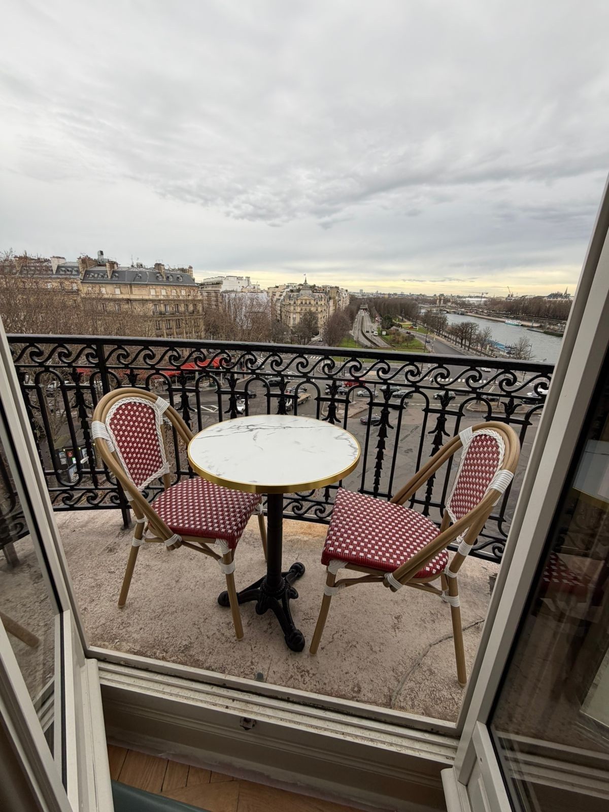 luxury apartment 5 Rooms for sale on PARIS (75016)
