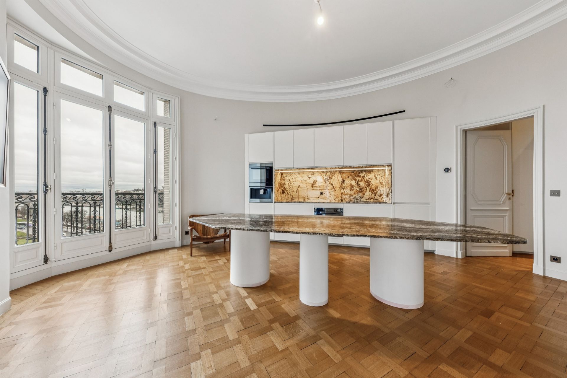 luxury apartment 5 Rooms for sale on PARIS (75016)