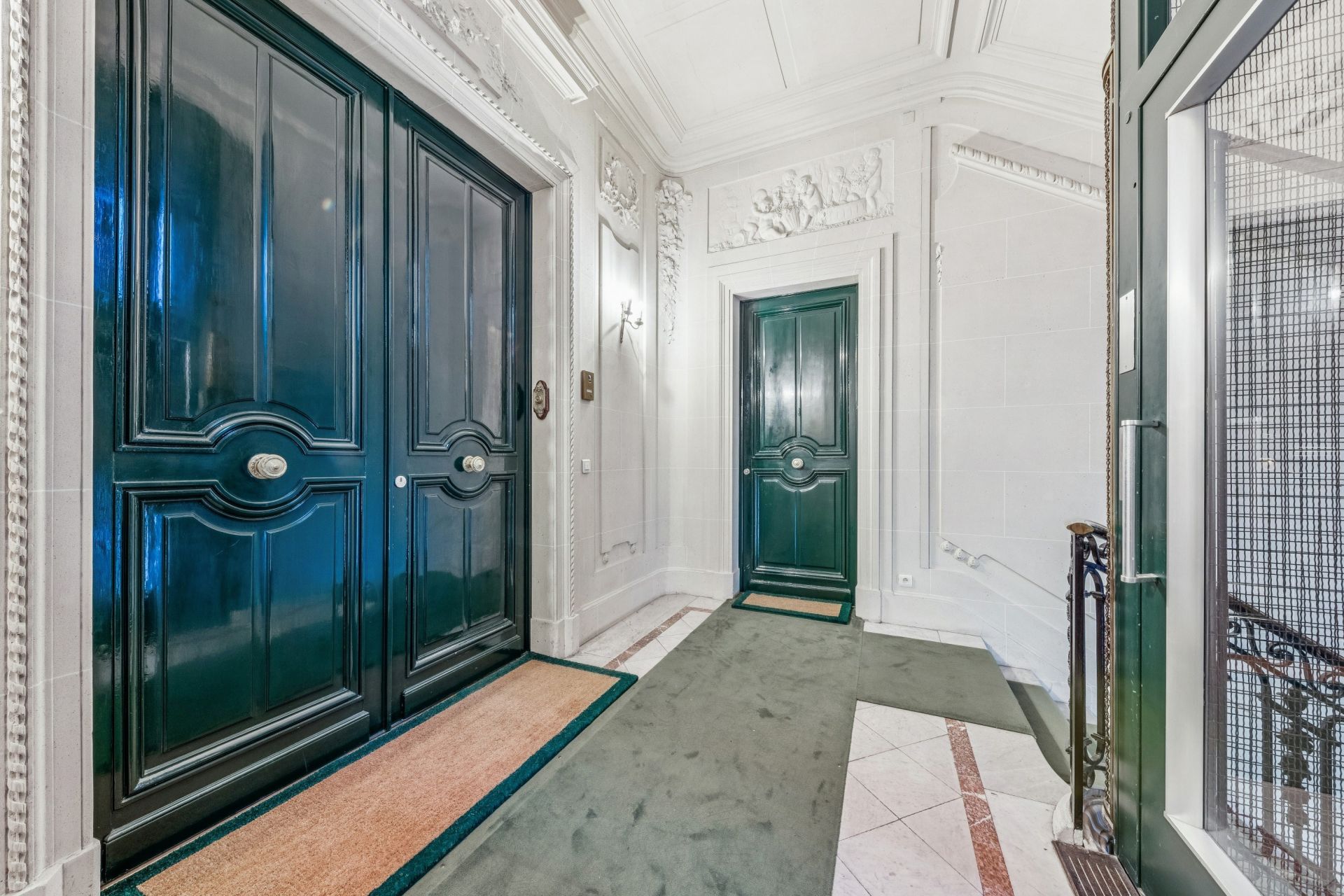 luxury apartment 5 Rooms for sale on PARIS (75016)