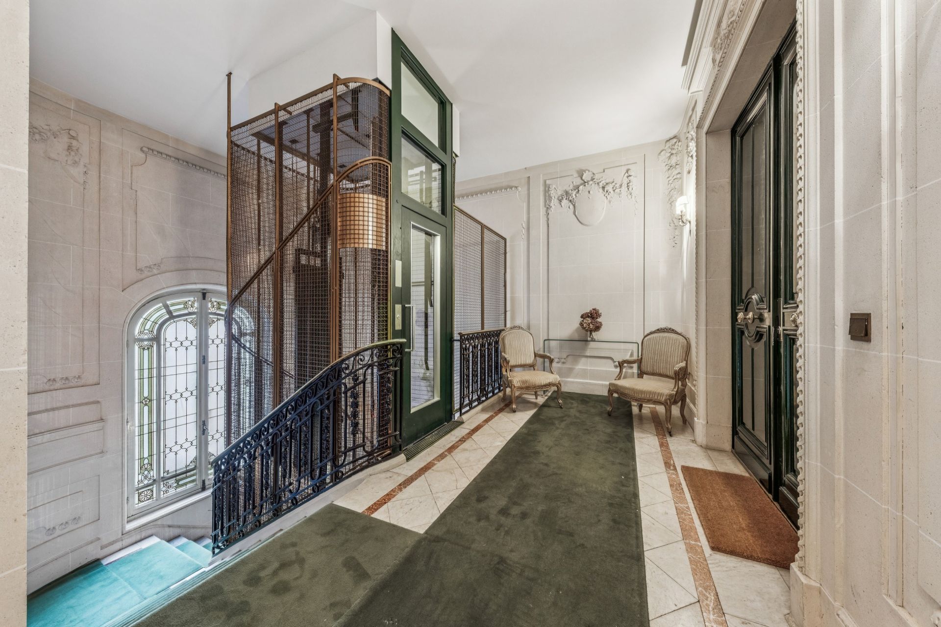 luxury apartment 5 Rooms for sale on PARIS (75016)
