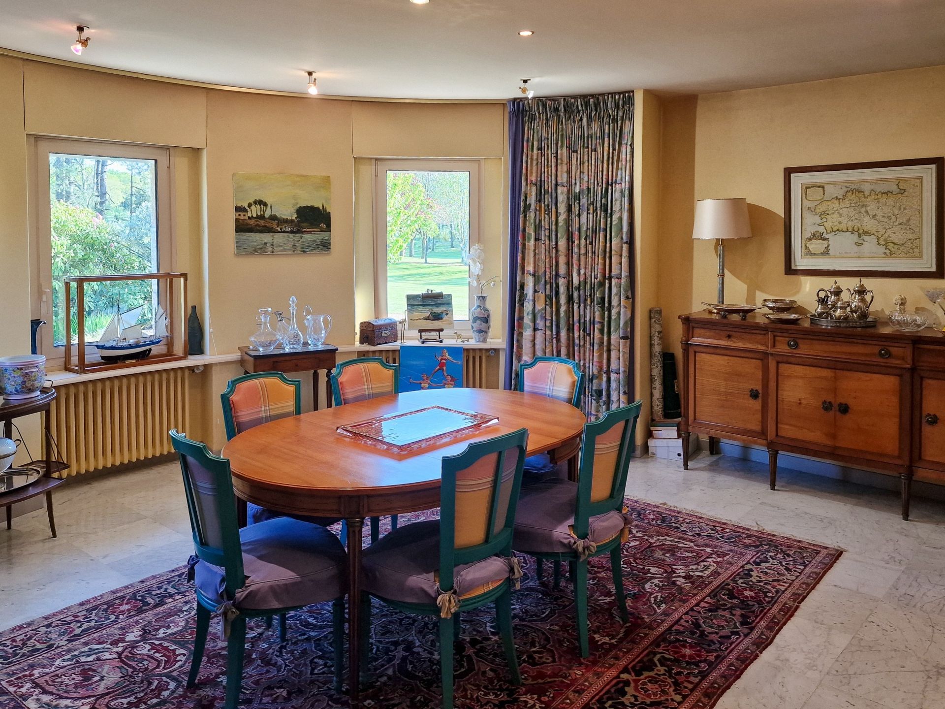 luxury property 9 Rooms for sale on HILLION (22120)