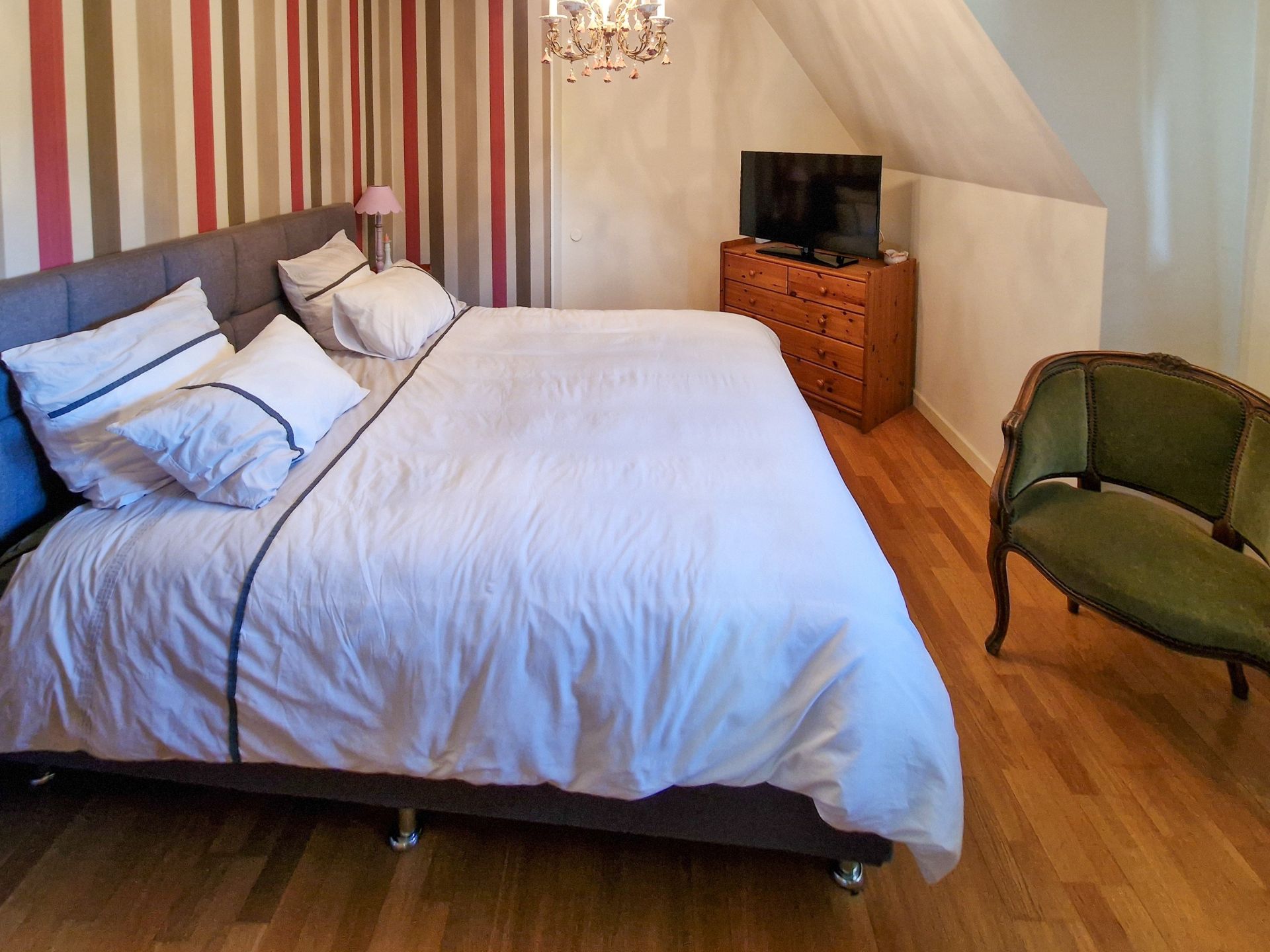 luxury property 9 Rooms for sale on HILLION (22120)