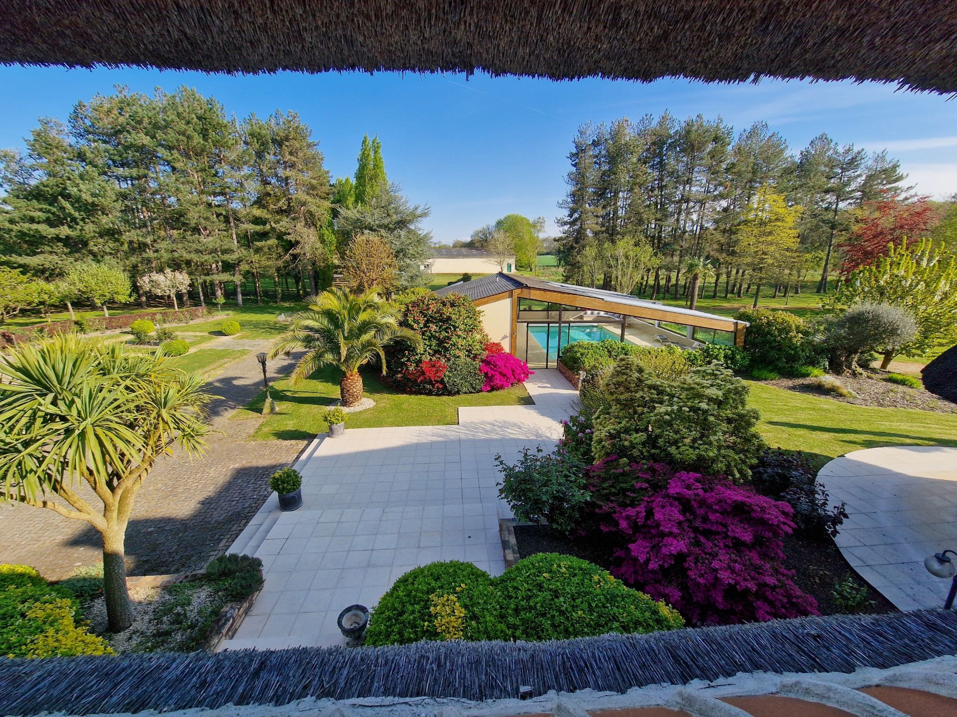 luxury property 9 Rooms for sale on HILLION (22120)