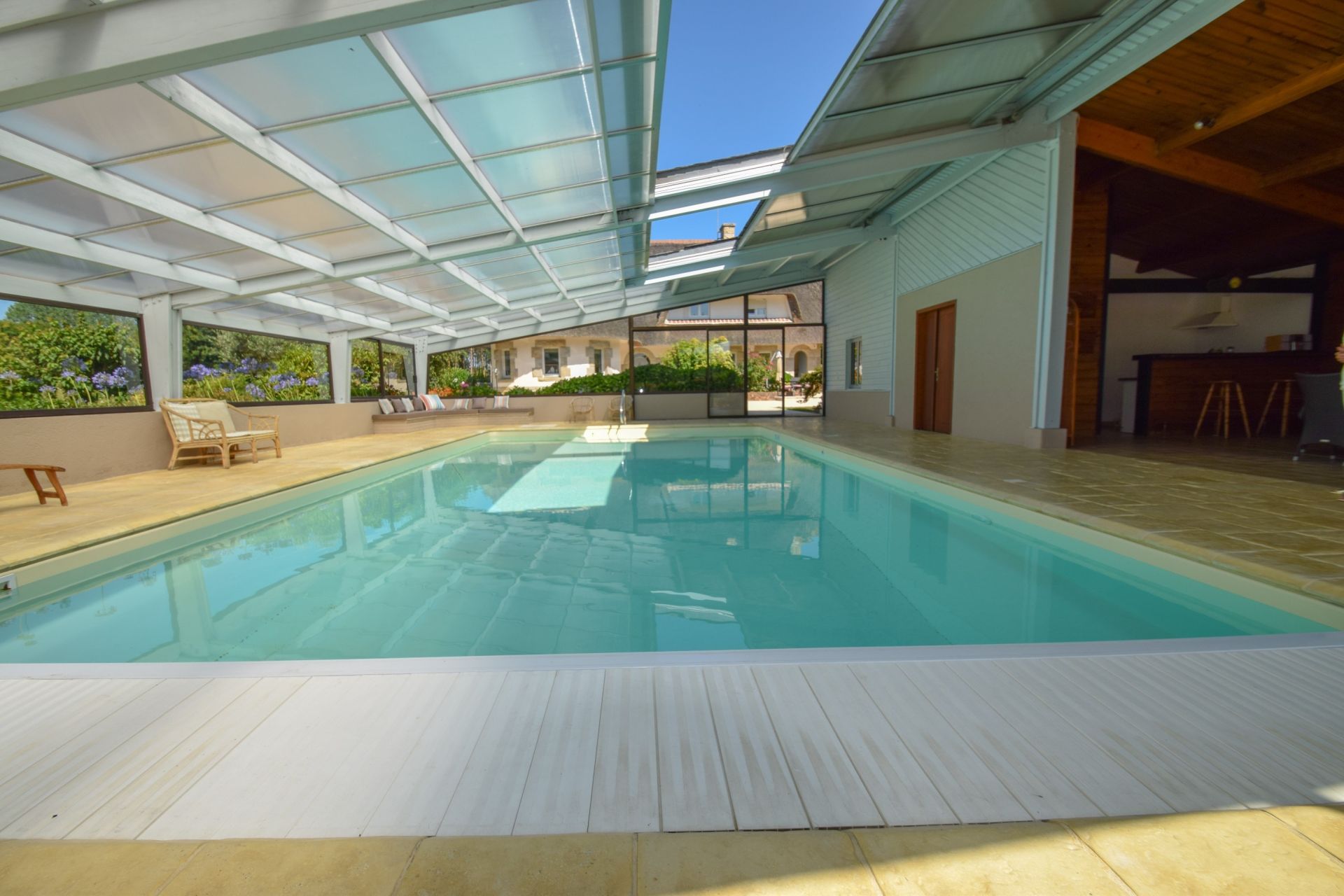 luxury property 9 Rooms for sale on HILLION (22120)