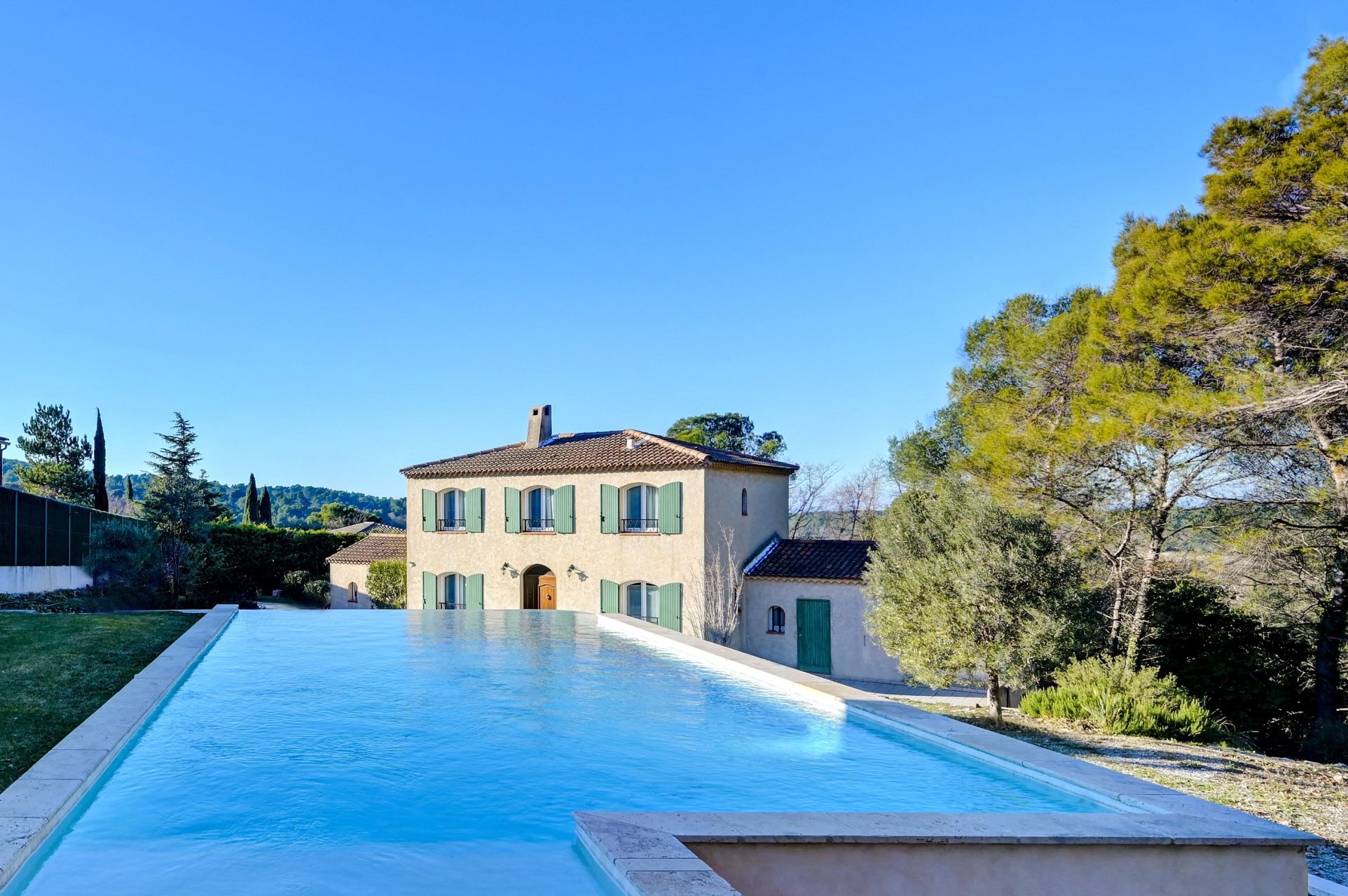 maison de luxe 8 Pièces en vente sur EGUILLES (13510)