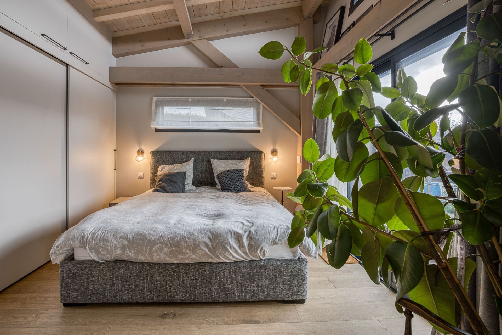 luxury house 5 Rooms for sale on VEYRIER DU LAC (74290)