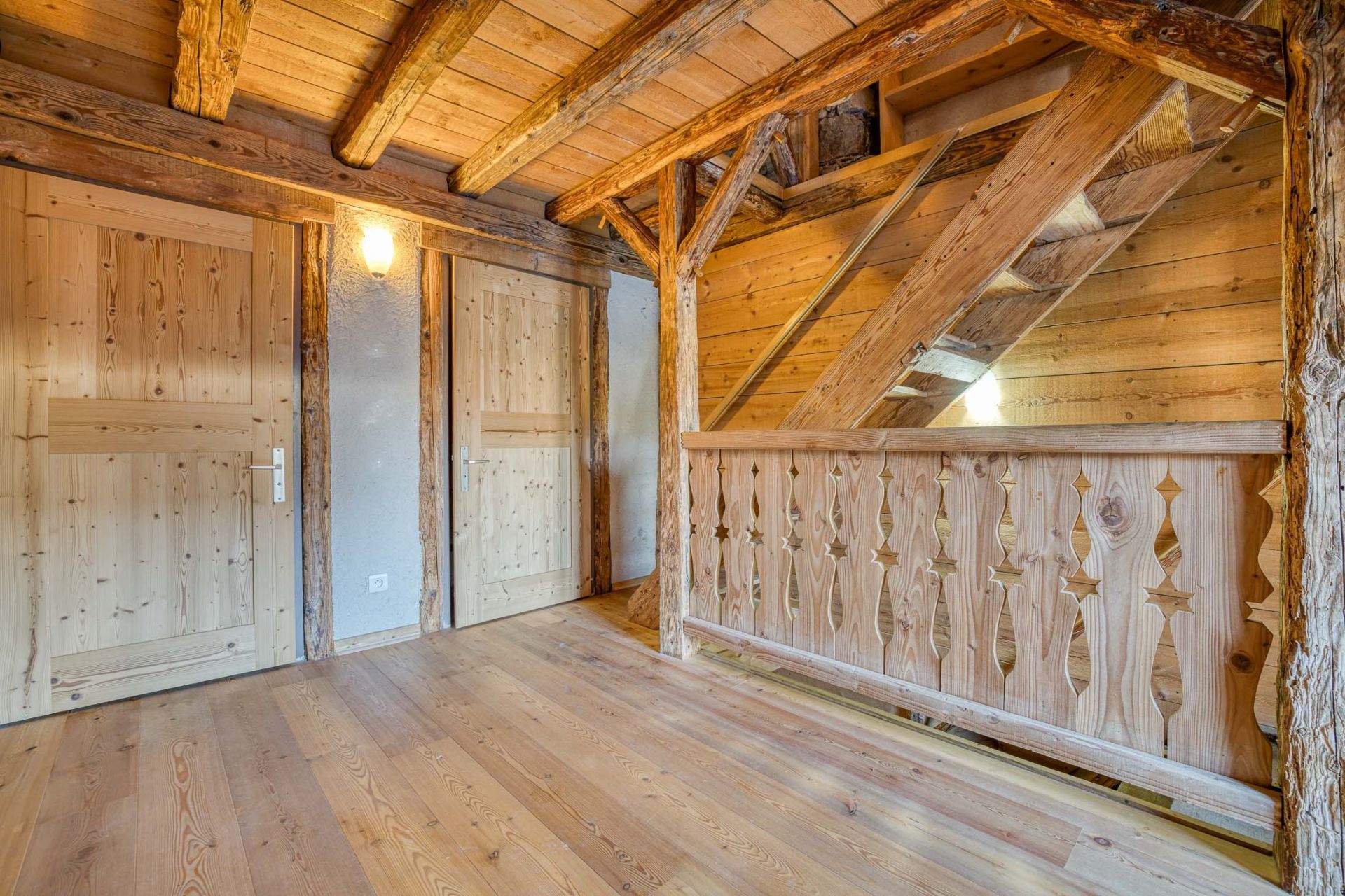 luxury apartment 5 Rooms for sale on DOUSSARD (74210)