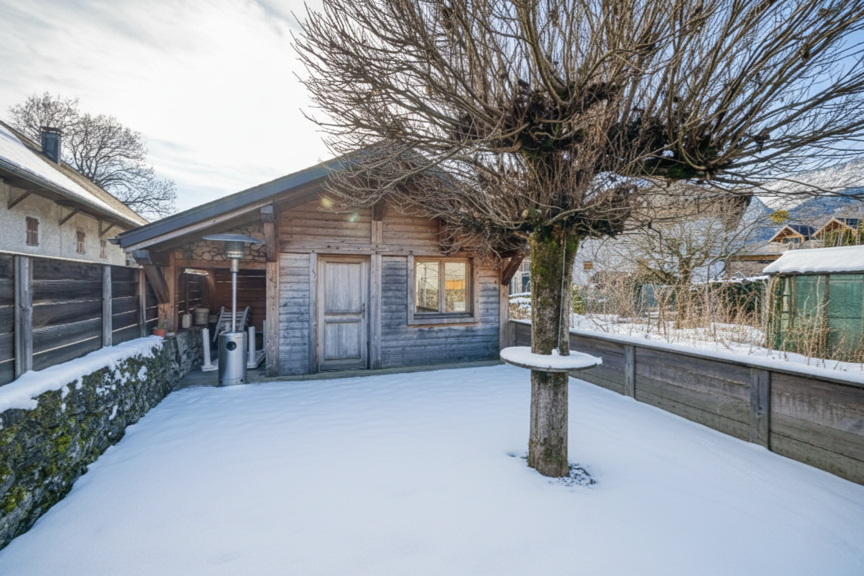 luxury apartment 5 Rooms for sale on DOUSSARD (74210)