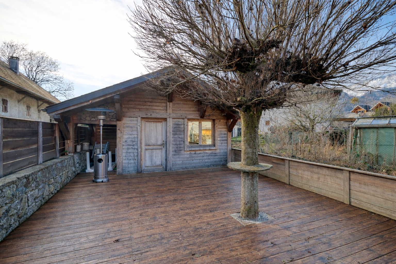 luxury apartment 5 Rooms for sale on DOUSSARD (74210)