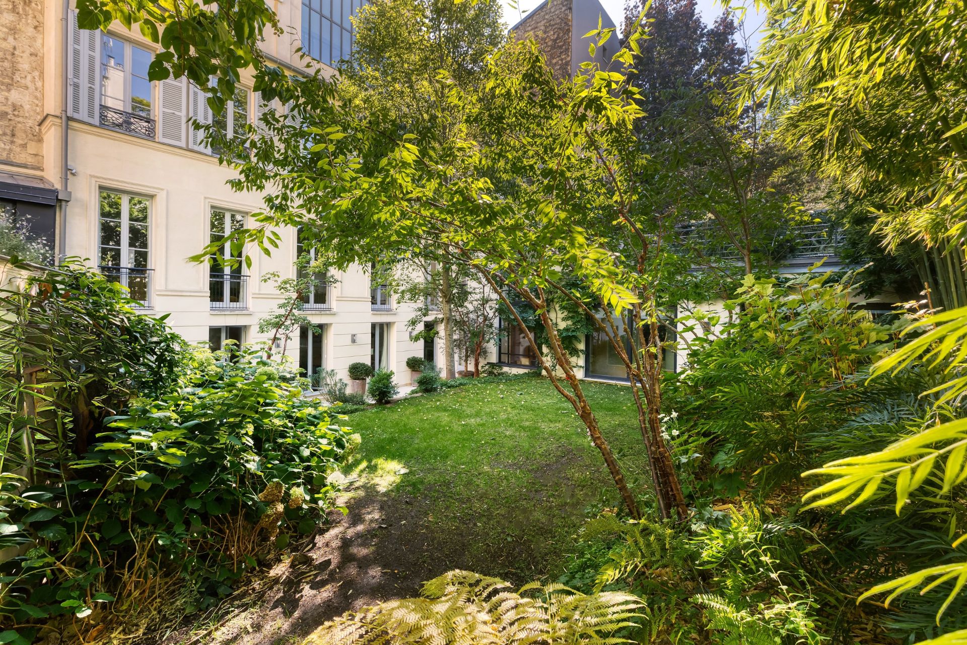 luxury apartment 8 Rooms for sale on PARIS (75006)