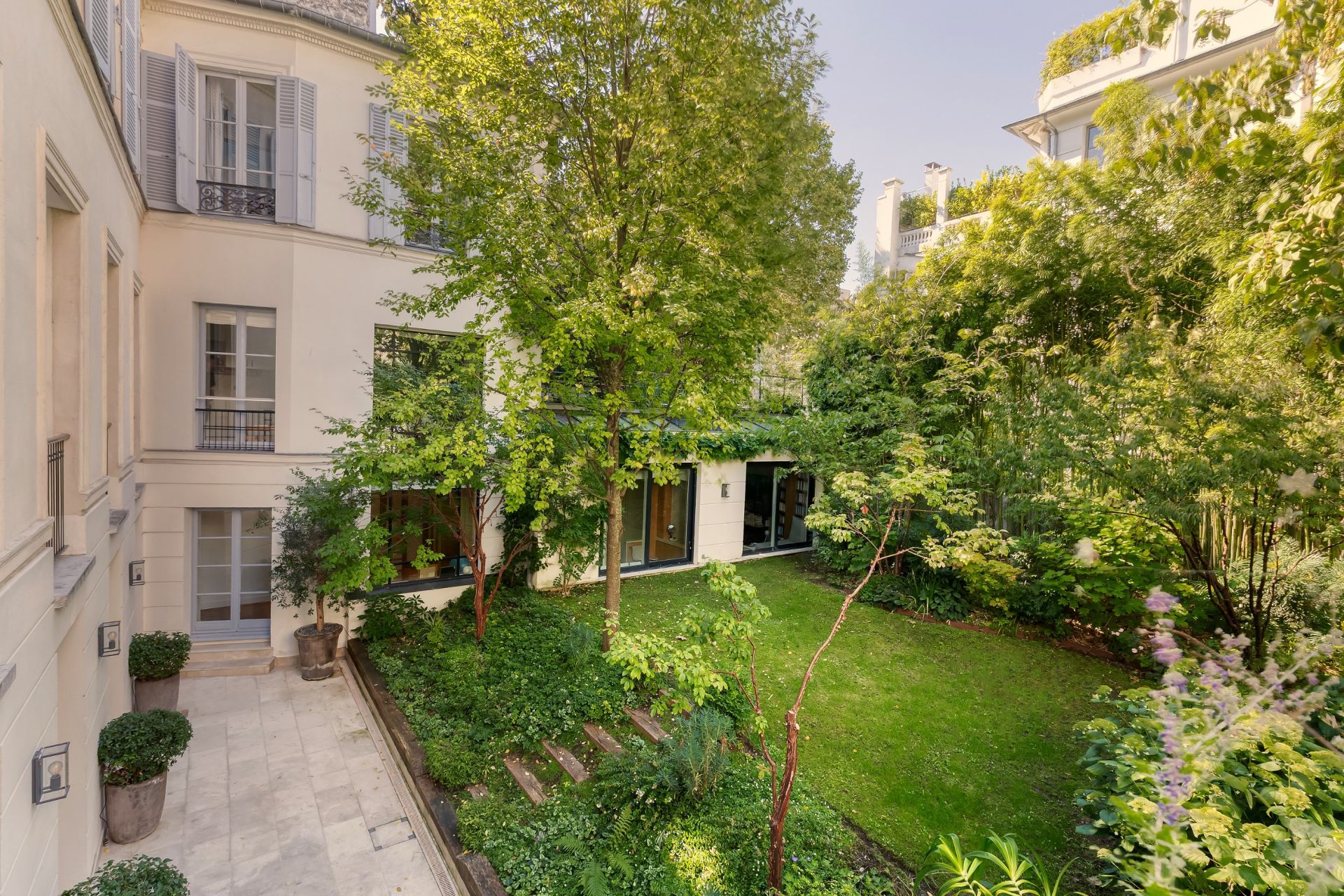 luxury apartment 8 Rooms for sale on PARIS (75006)