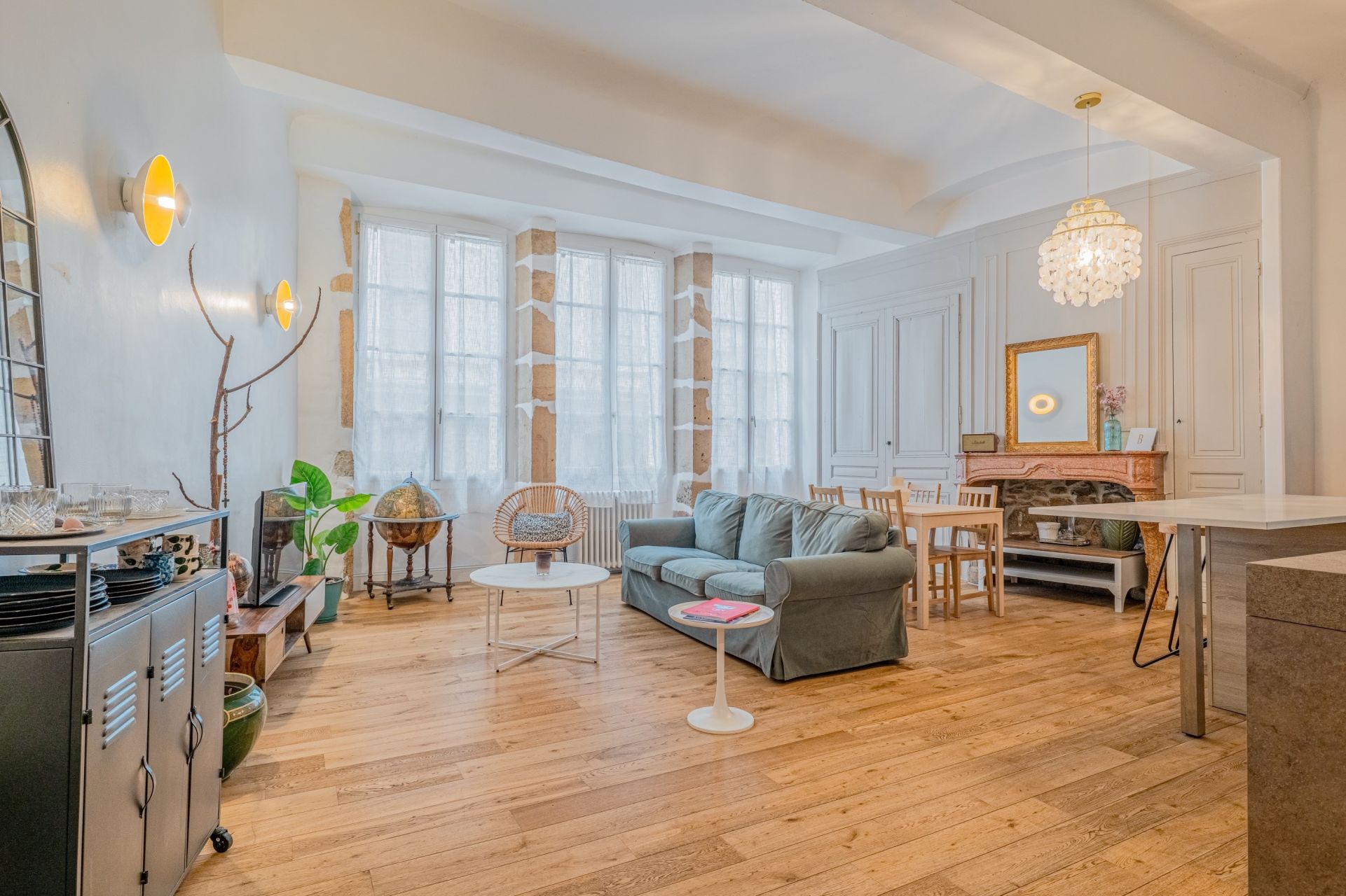luxury apartment 3 Rooms for sale on LYON (69001)