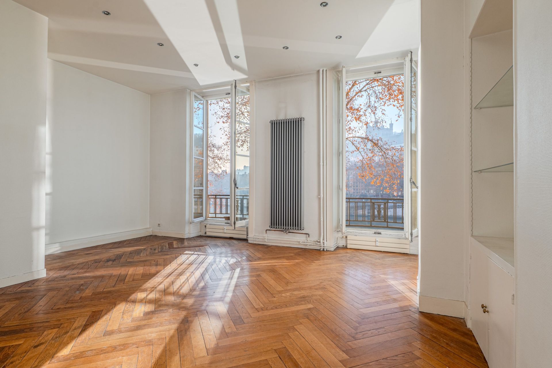 luxury apartment 2 Rooms for sale on LYON (69001)