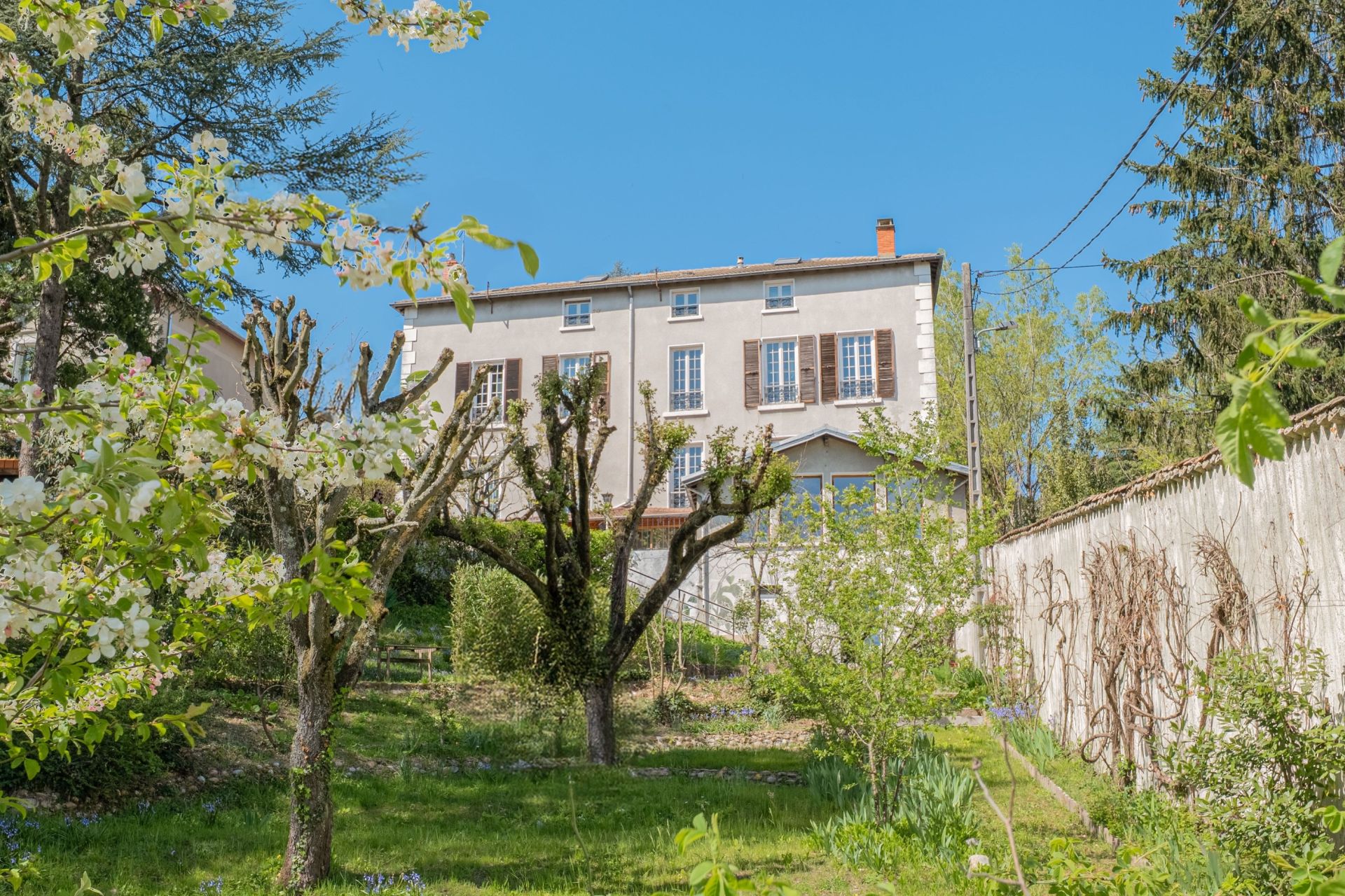 mansion 10 Rooms for sale on CALUIRE ET CUIRE (69300)