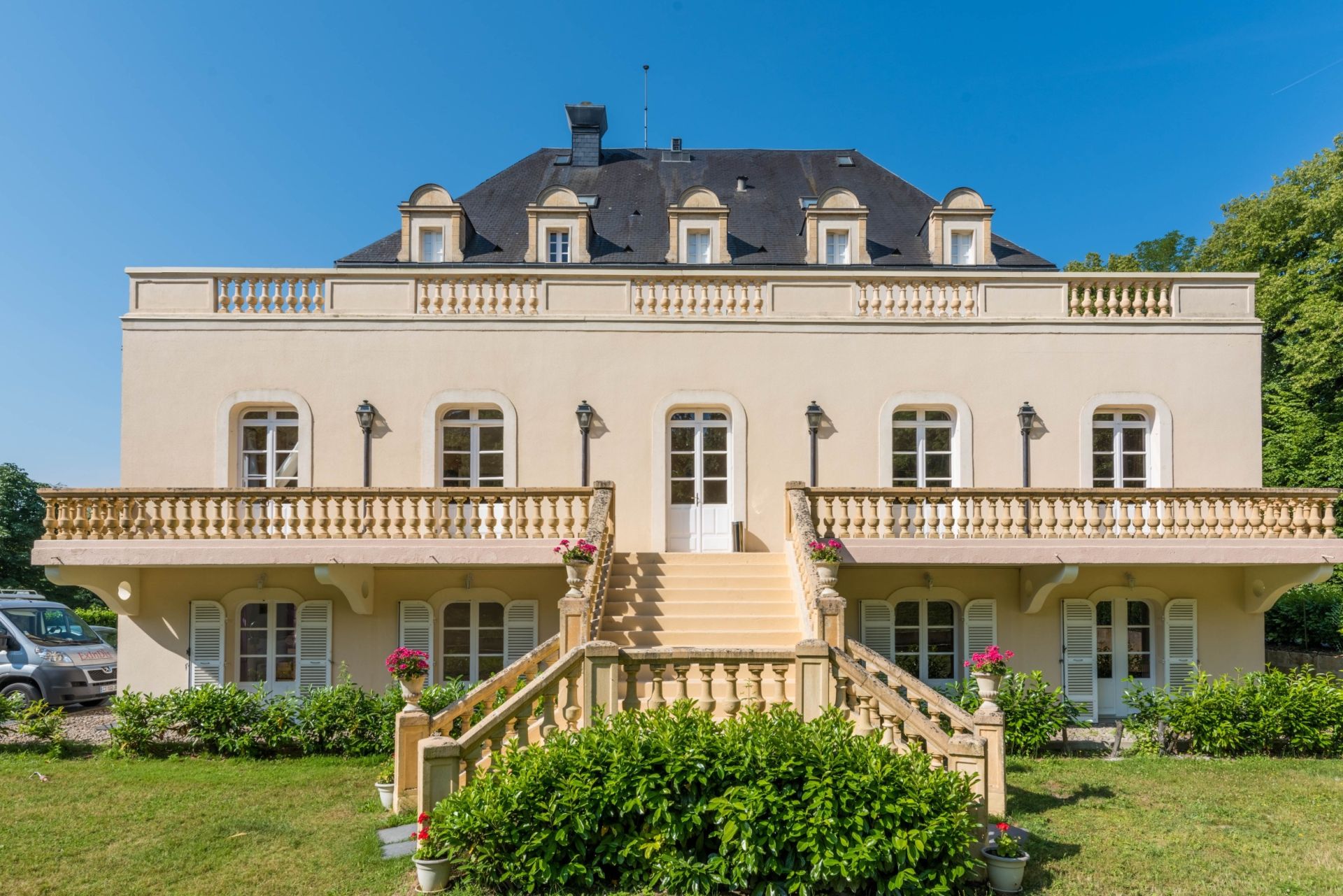 maison de luxe 48 Pièces en vente sur MONTIGNAC LASCAUX (24290)