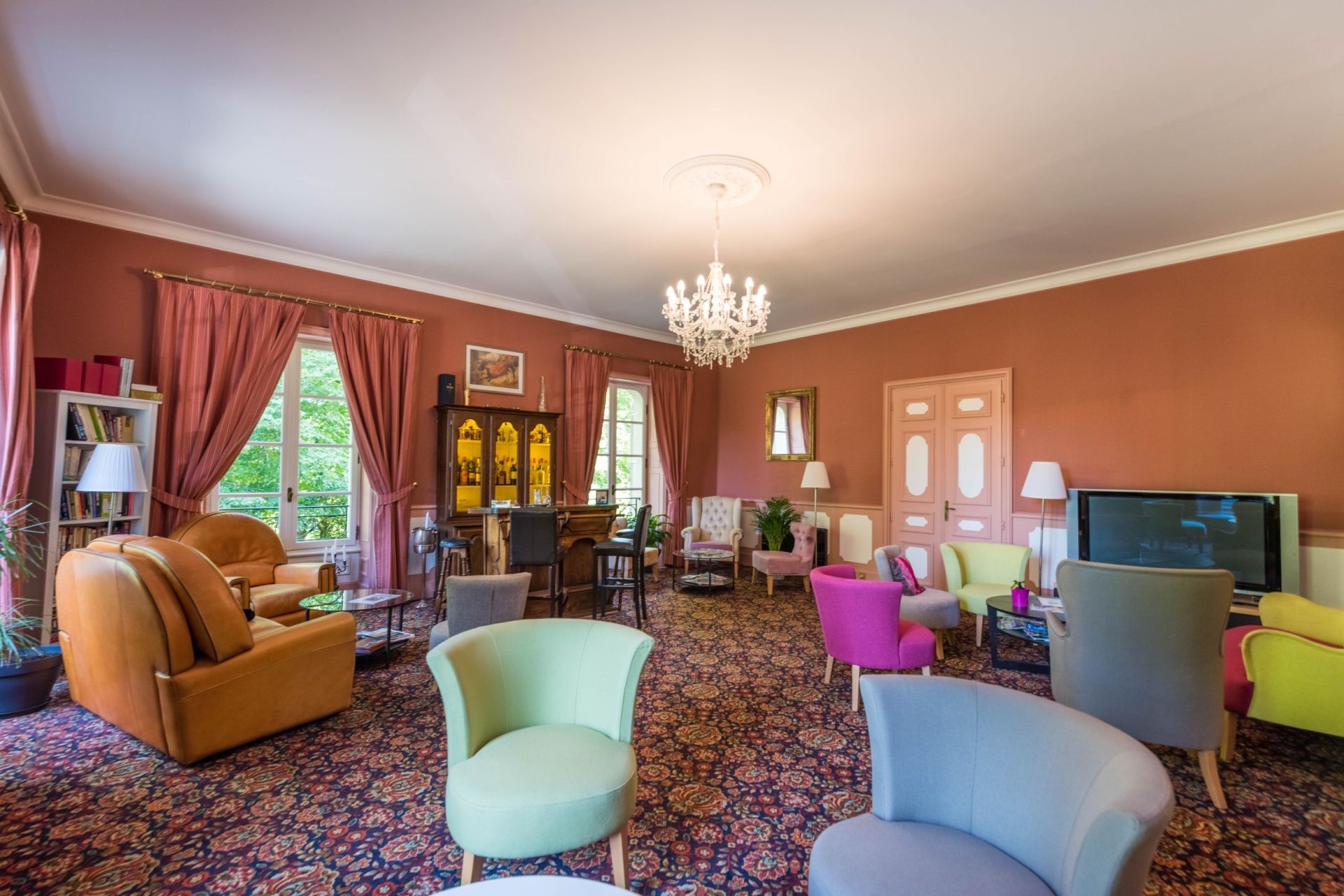 maison de luxe 48 Pièces en vente sur MONTIGNAC LASCAUX (24290)